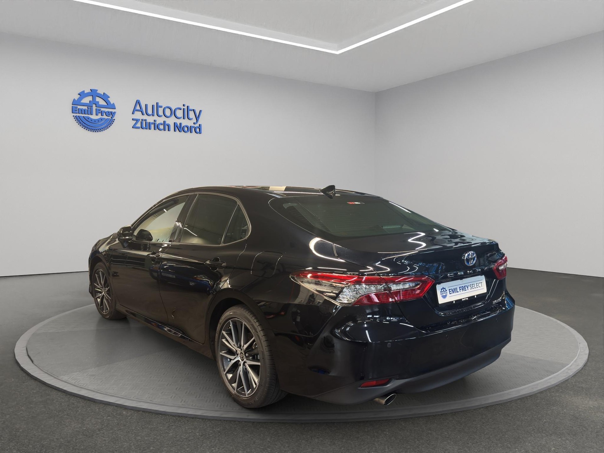 TOYOTA Camry 2.5 HSD Premium-showroom-element-2