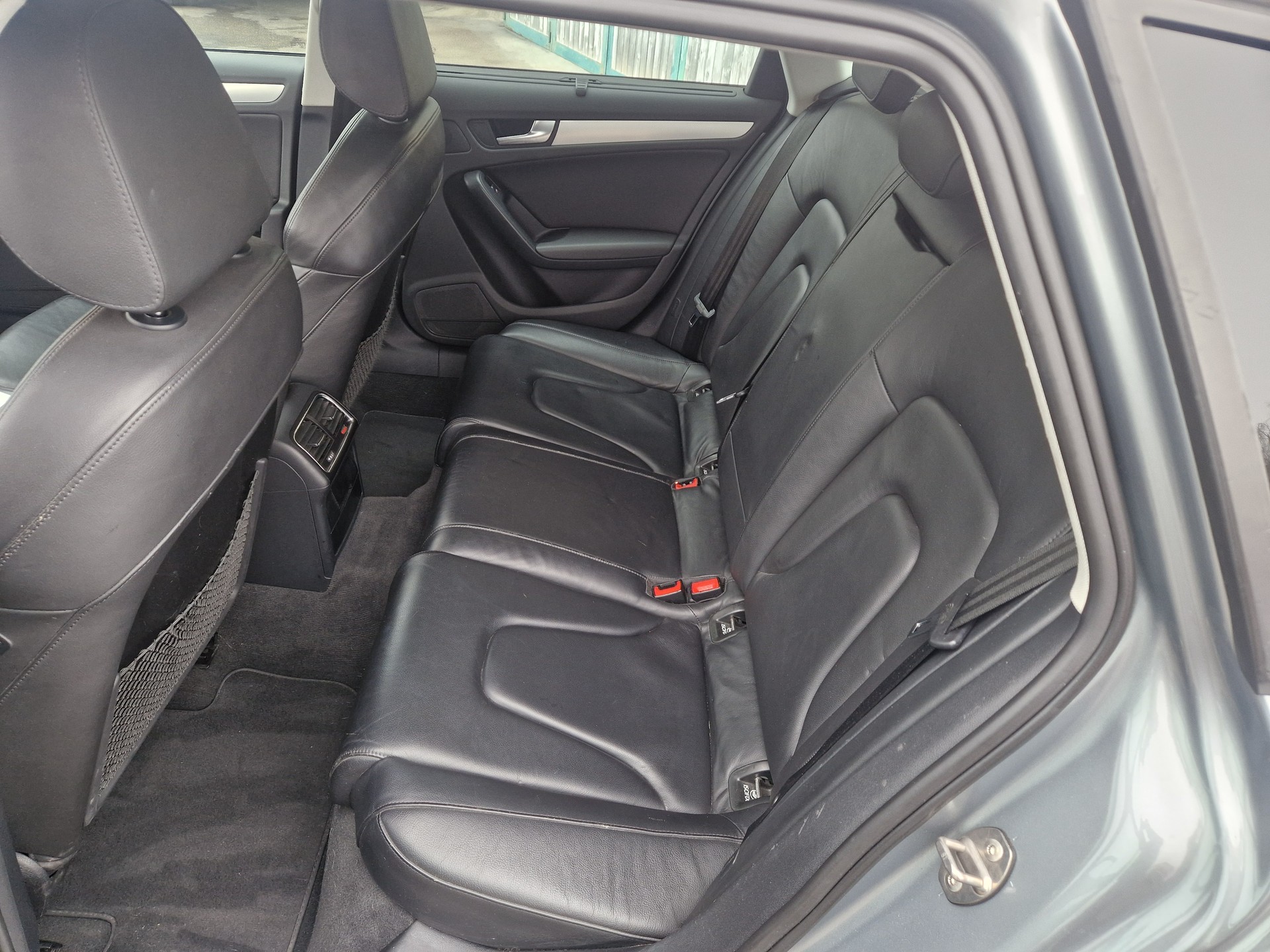 AUDI A4 Avant 3.2 FSI quattro tiptronic-image-11