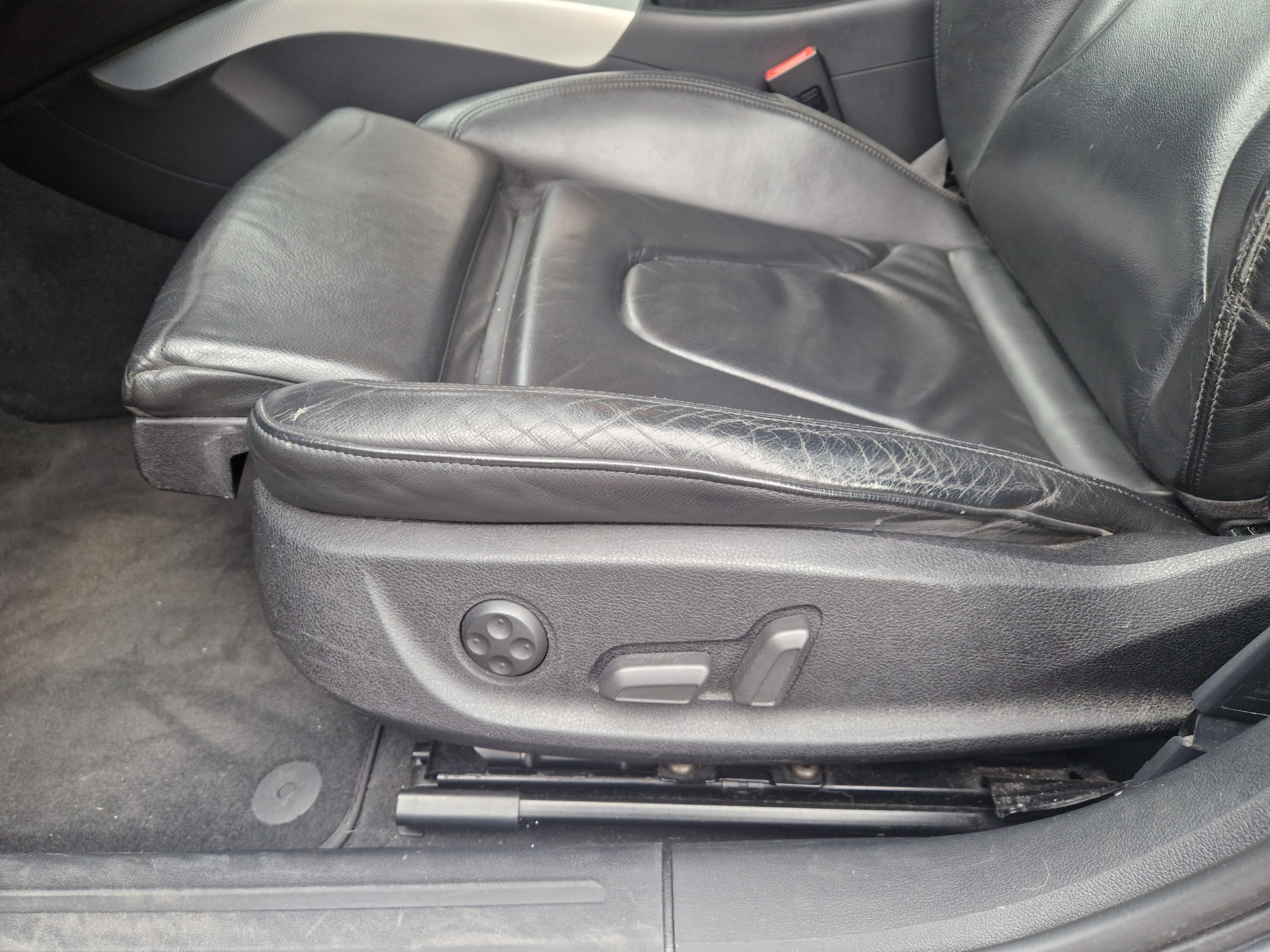AUDI A4 Avant 3.2 FSI quattro tiptronic-image-14