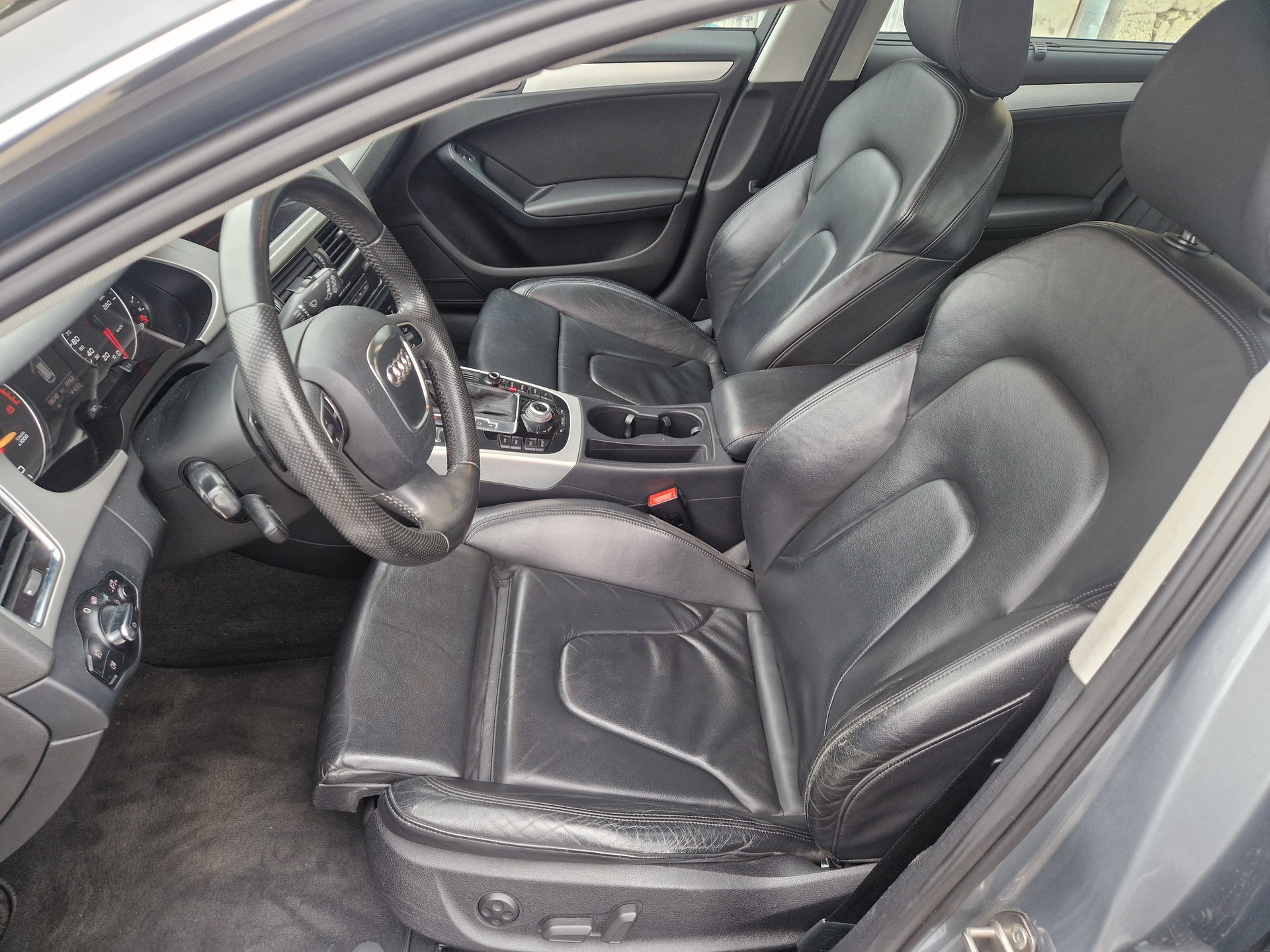 AUDI A4 Avant 3.2 FSI quattro tiptronic-image-10