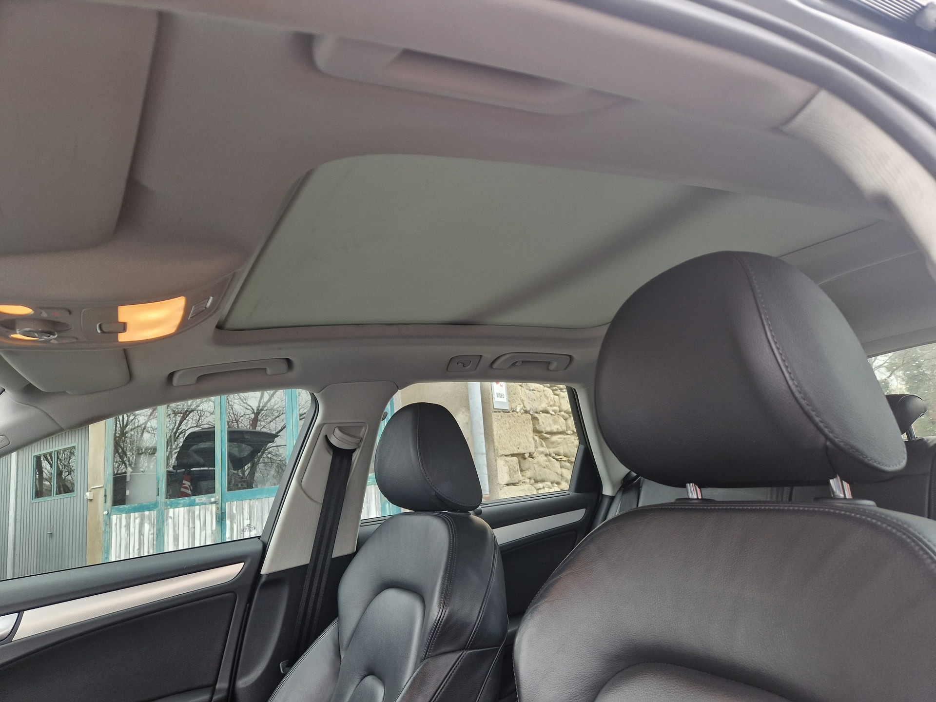 AUDI A4 Avant 3.2 FSI quattro tiptronic-image-8