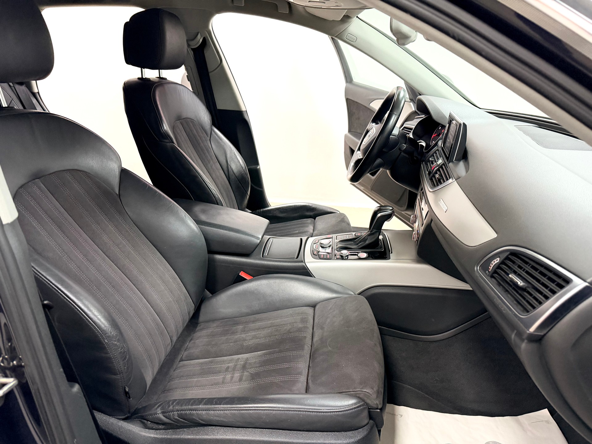 AUDI A6 Avant 3.0 TDI V6 quattro S-tronic-image-12