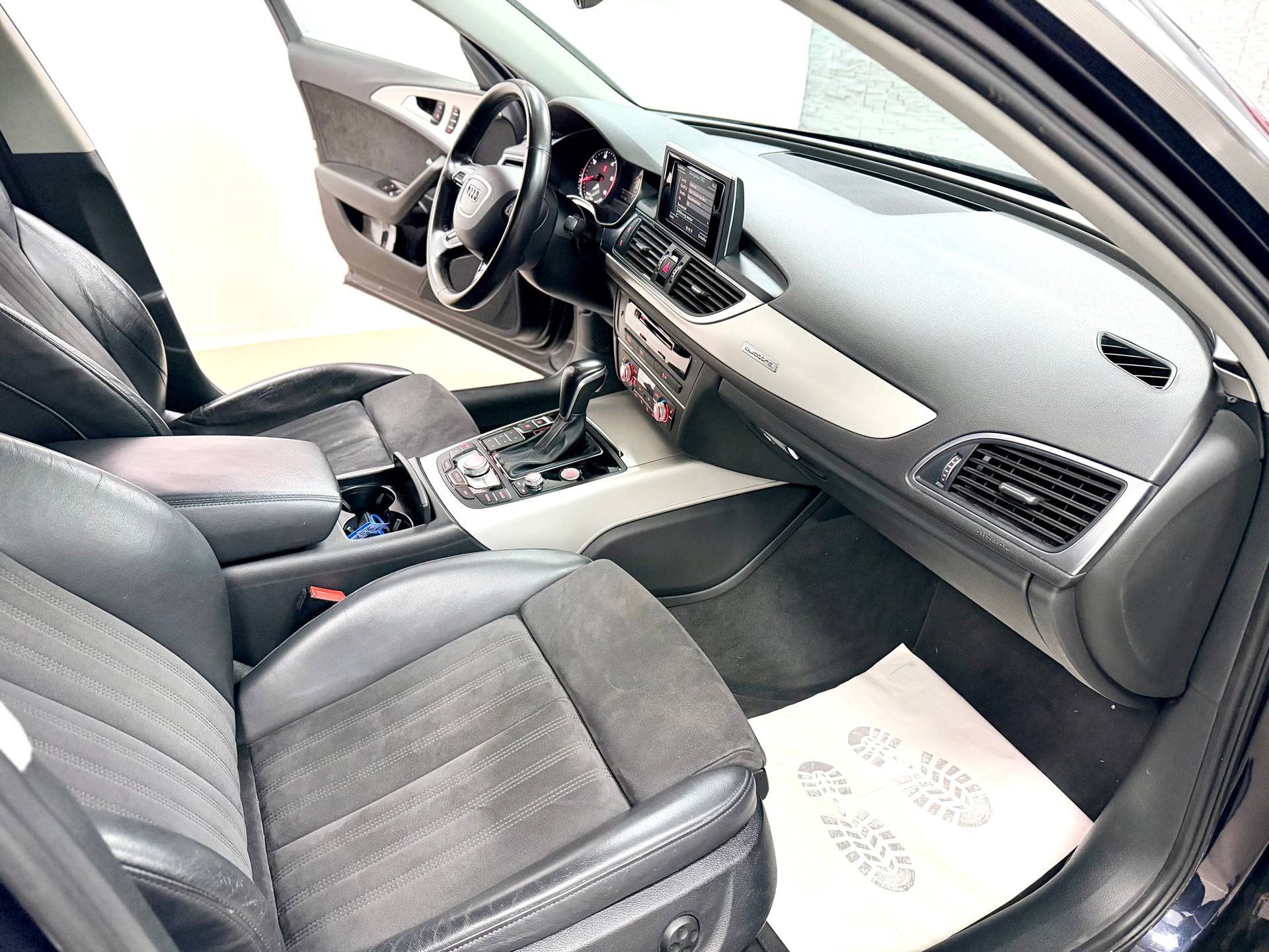AUDI A6 Avant 3.0 TDI V6 quattro S-tronic-image-9