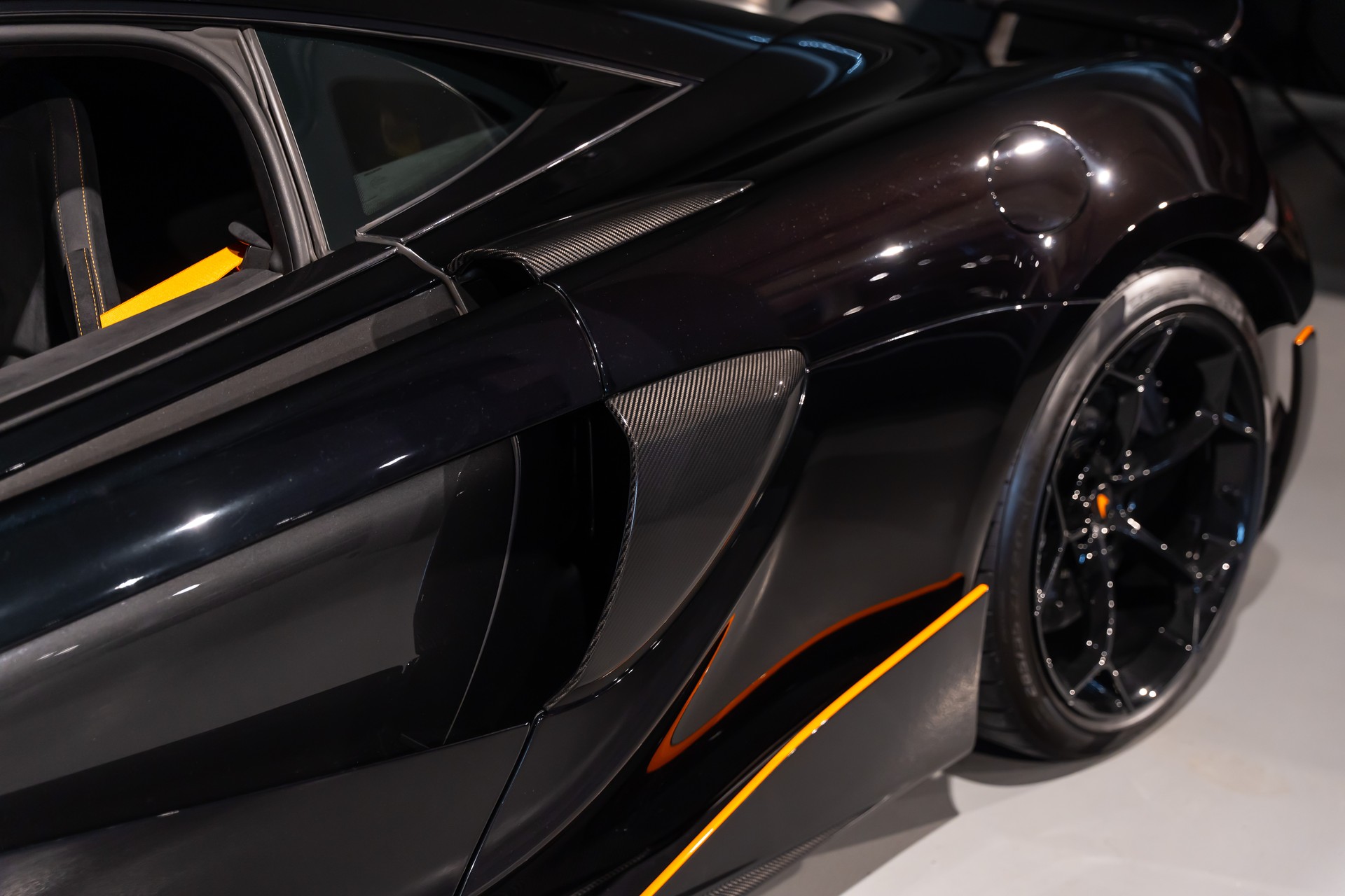 McLAREN 600LT-image-12