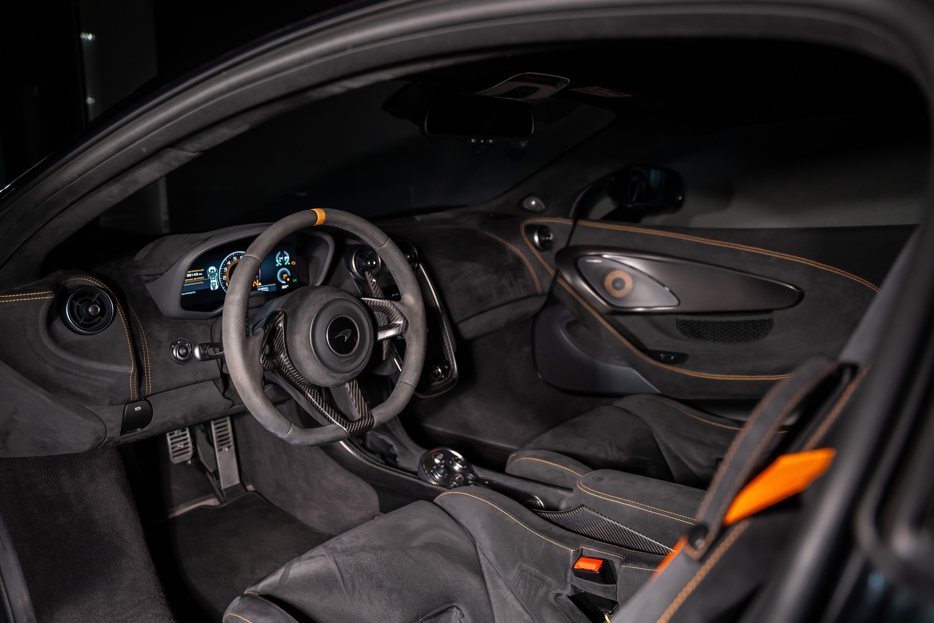 McLAREN 600LT-image-16