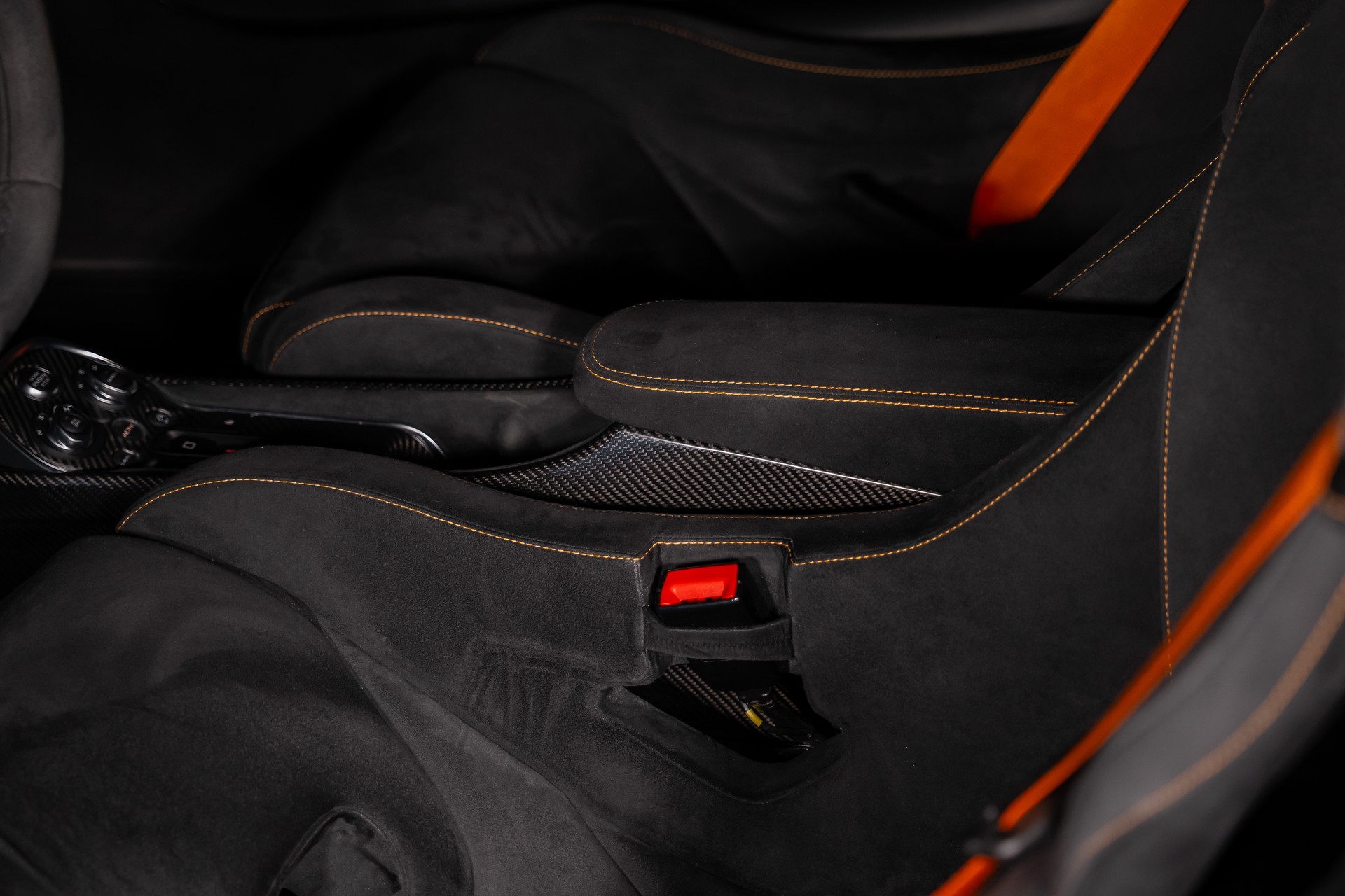 McLAREN 600LT-image-19