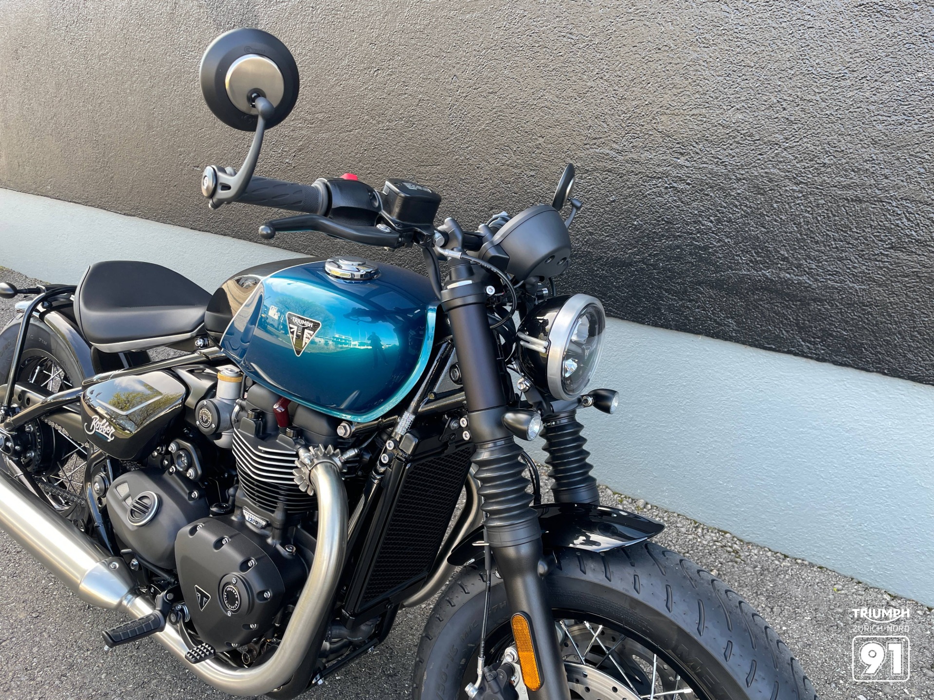 TRIUMPH Triumph Bonneville Bobber 1200-showroom-element-2