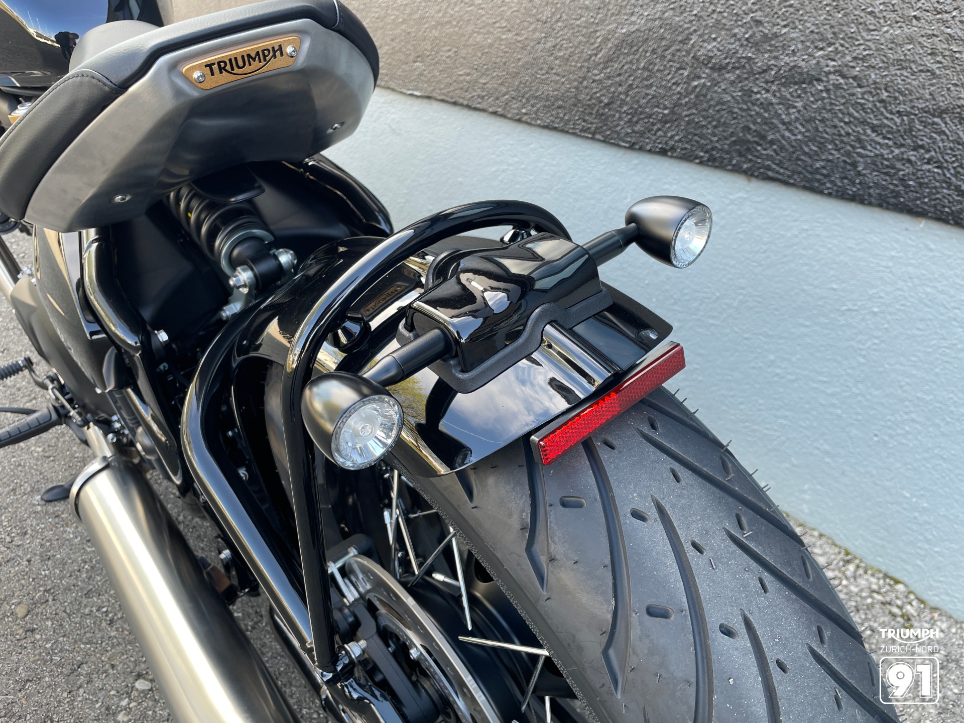 TRIUMPH Triumph Bonneville Bobber 1200-image-5