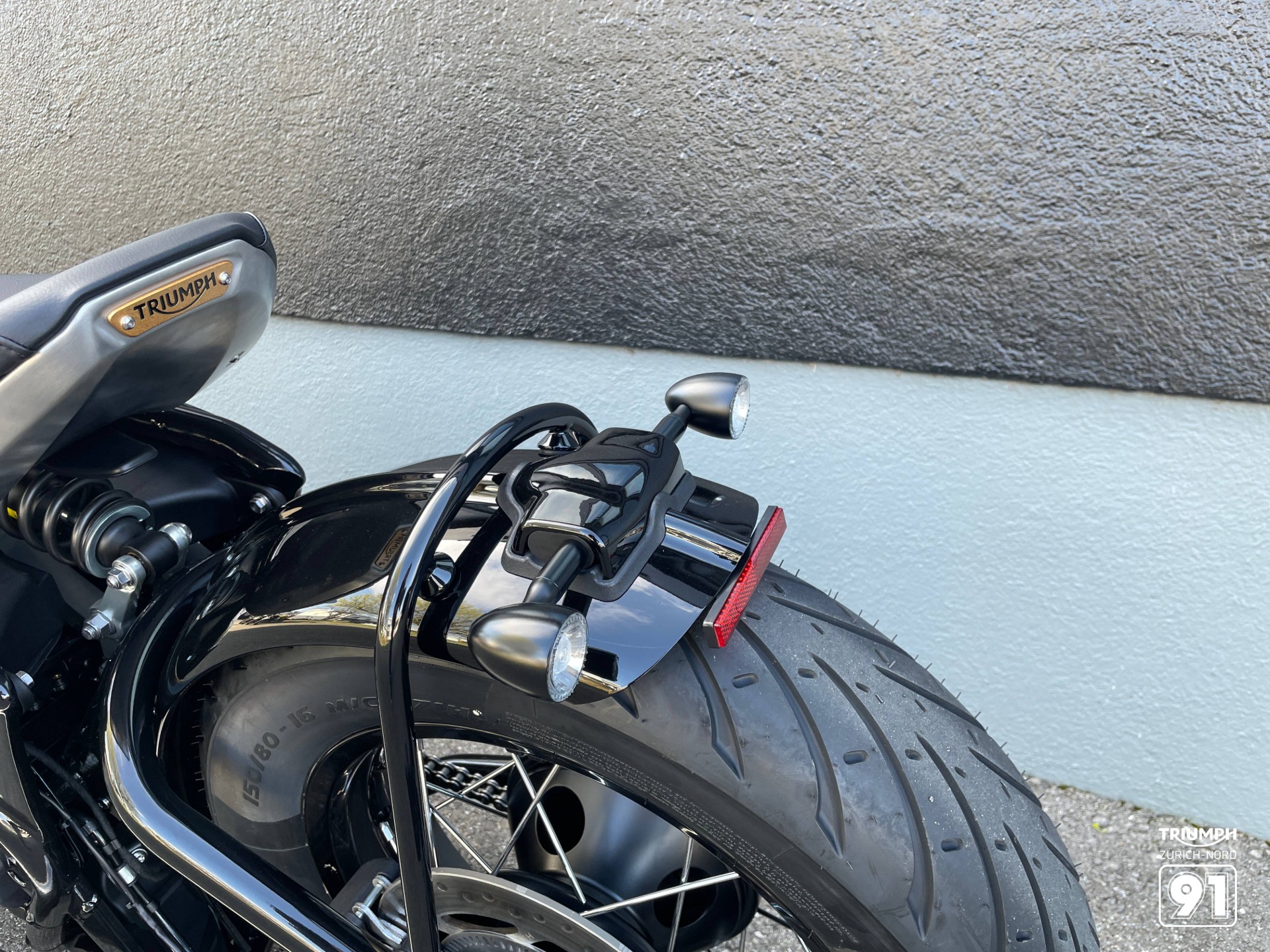 TRIUMPH Triumph Bonneville Bobber 1200-image-6