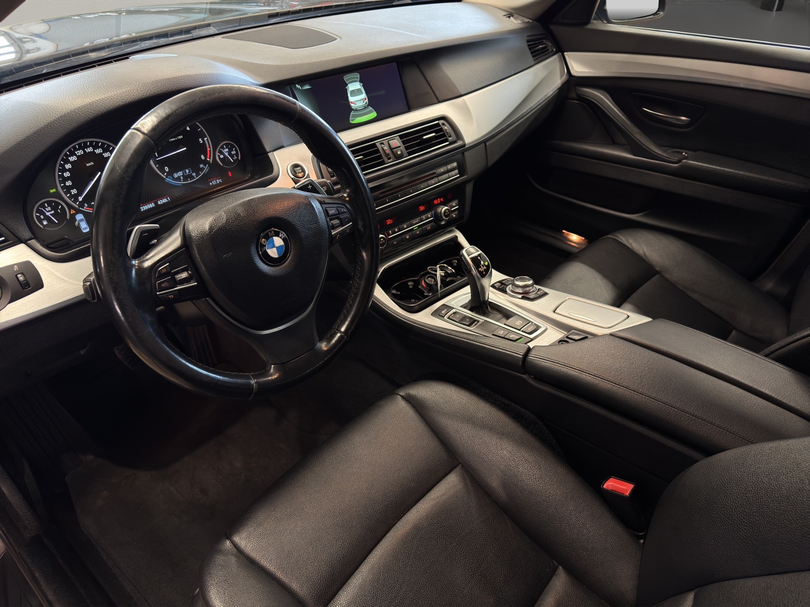BMW 525d xDrive Steptronic-image-8