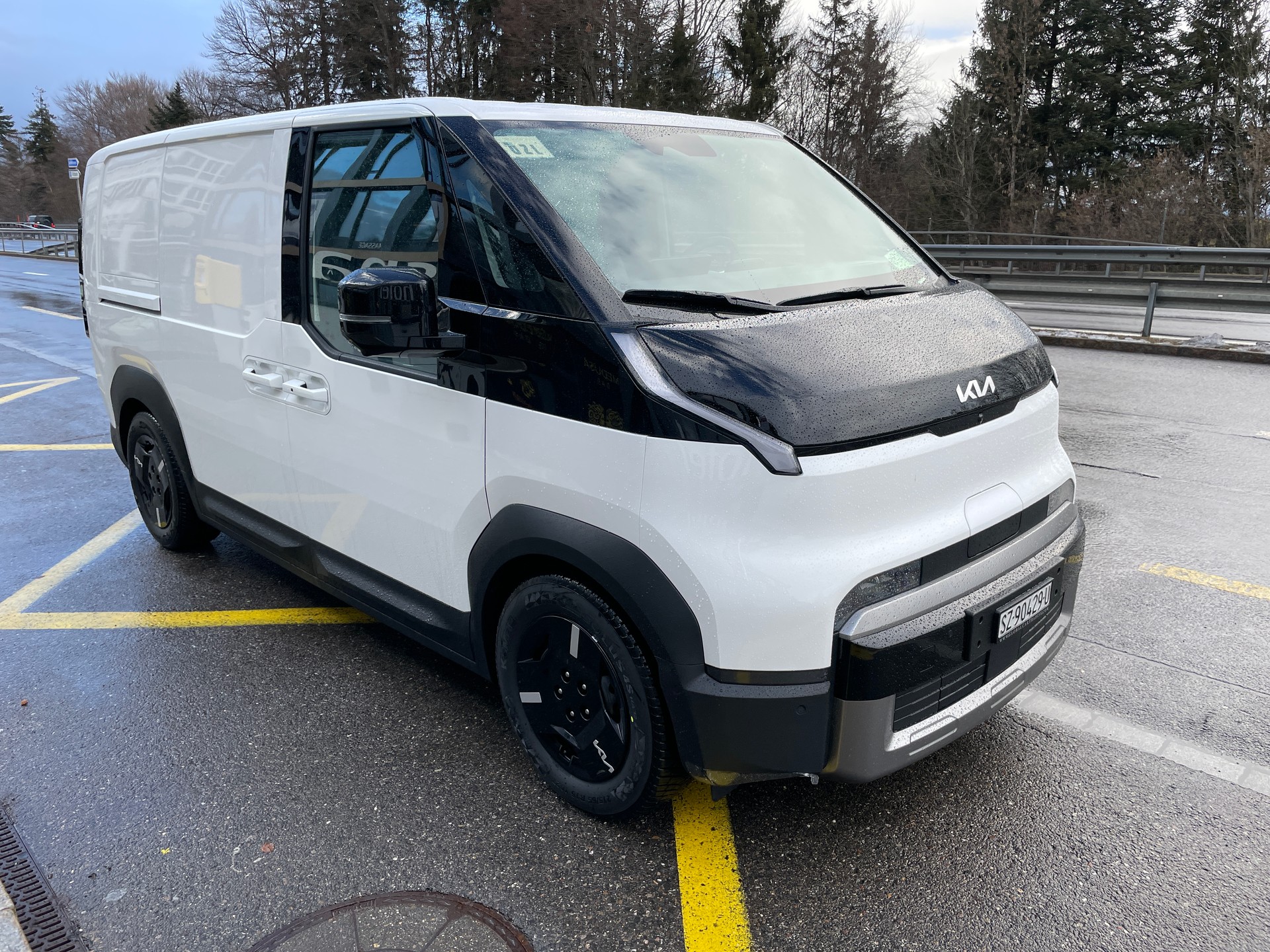 KIA PV5 Cargo 51.2 kWh Essential-showroom-element-2