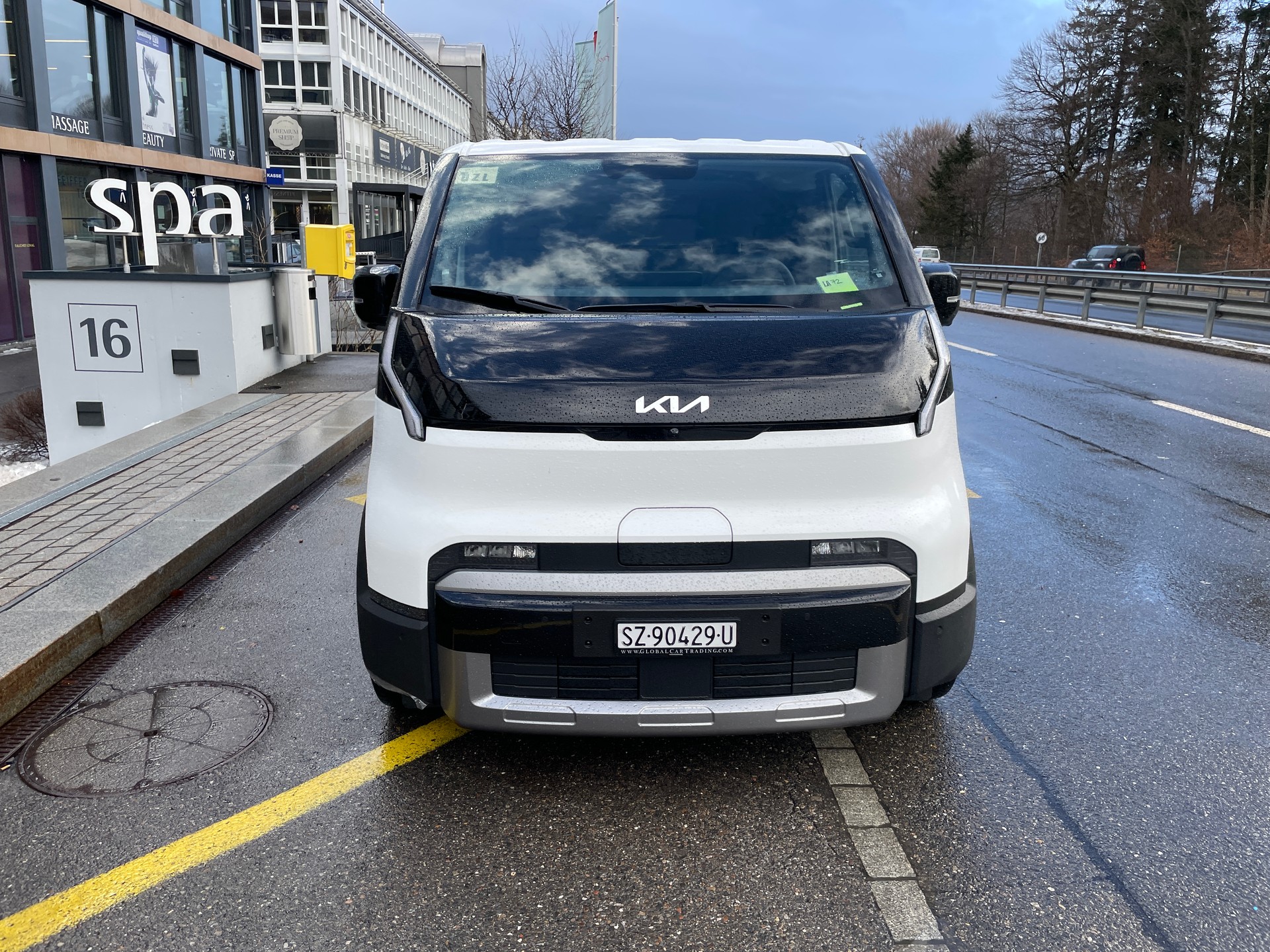KIA PV5 Cargo 51.2 kWh Essential-showroom-element-1