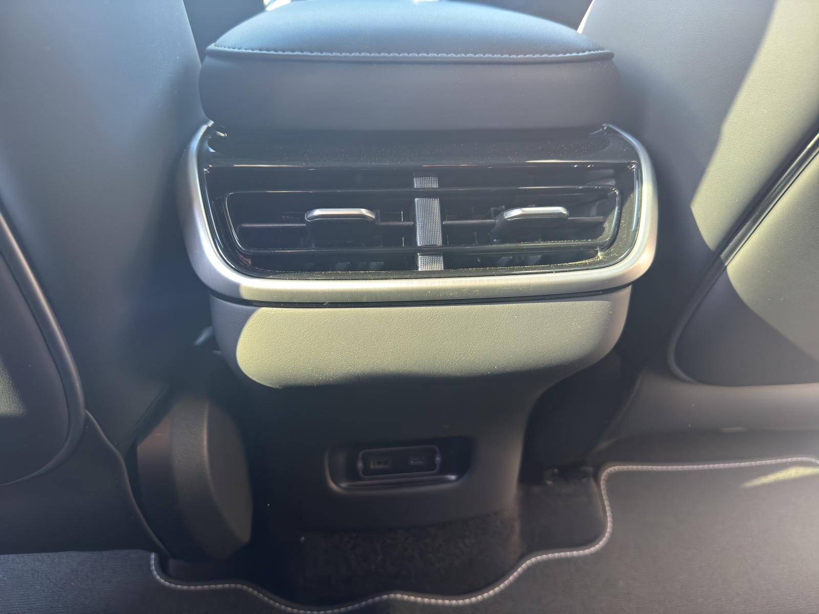 XPENG G9 Performance AWD-image-13
