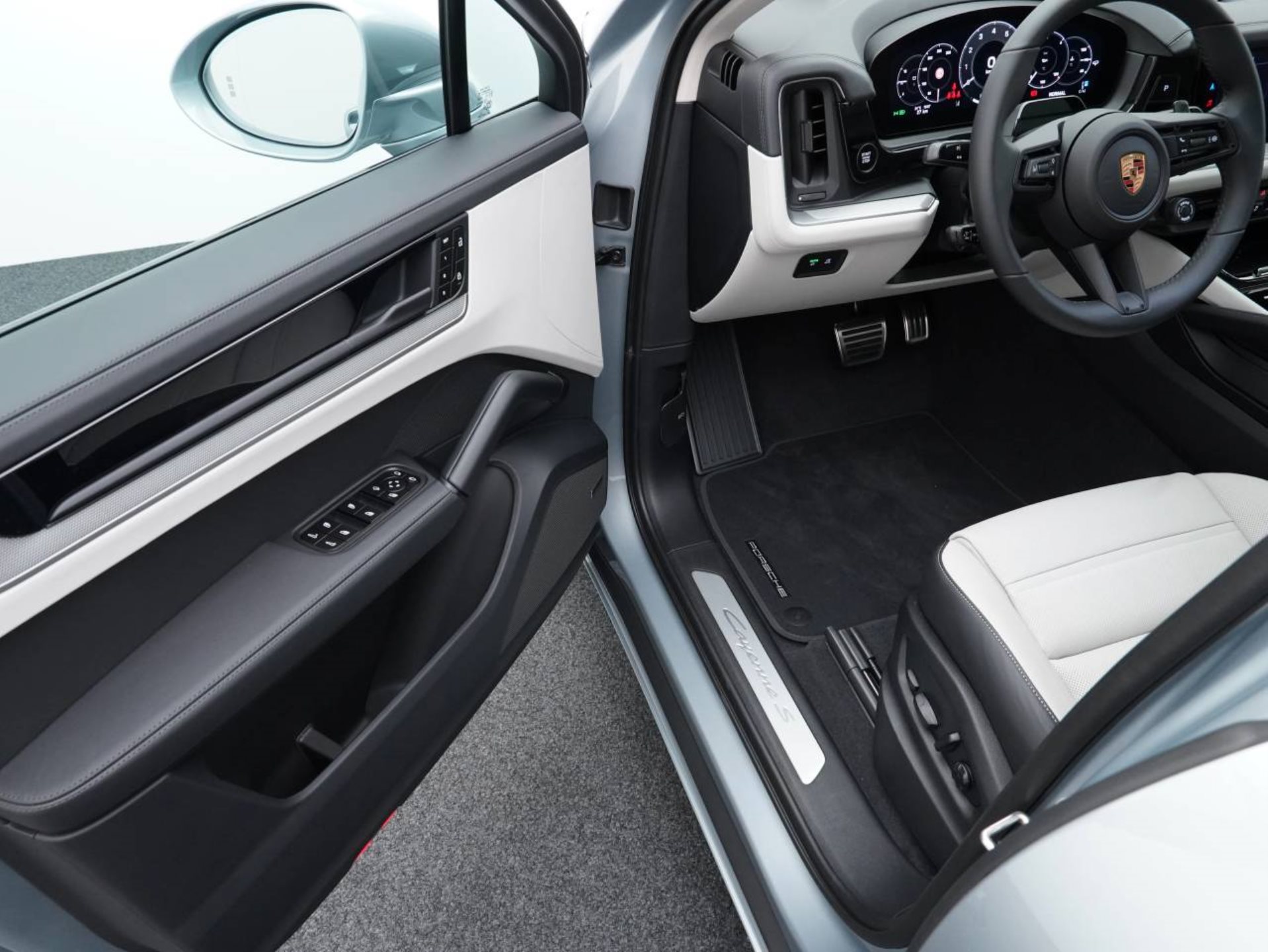 PORSCHE Cayenne S Coupé-showroom-element-3