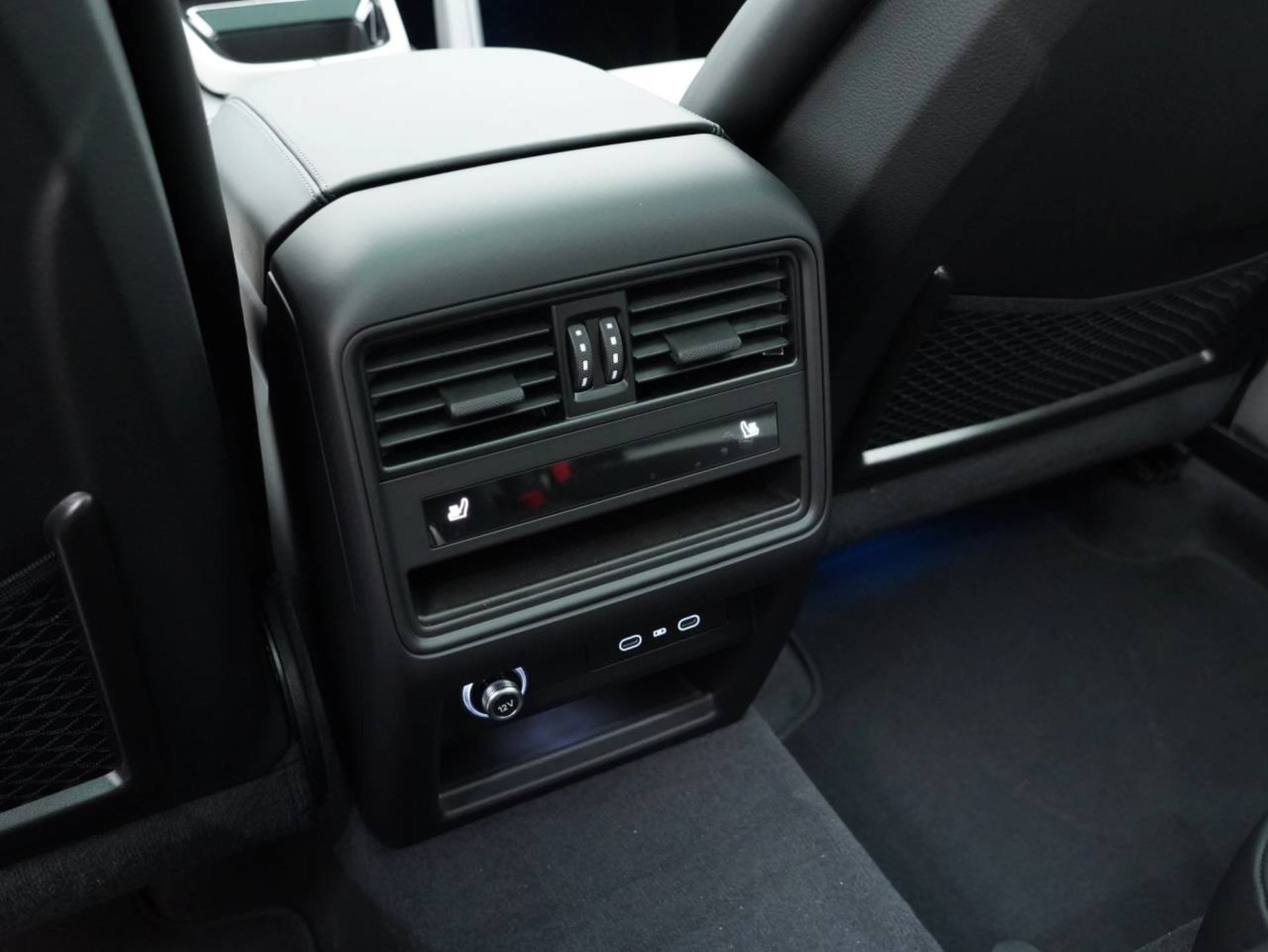 PORSCHE Cayenne S Coupé-image-29
