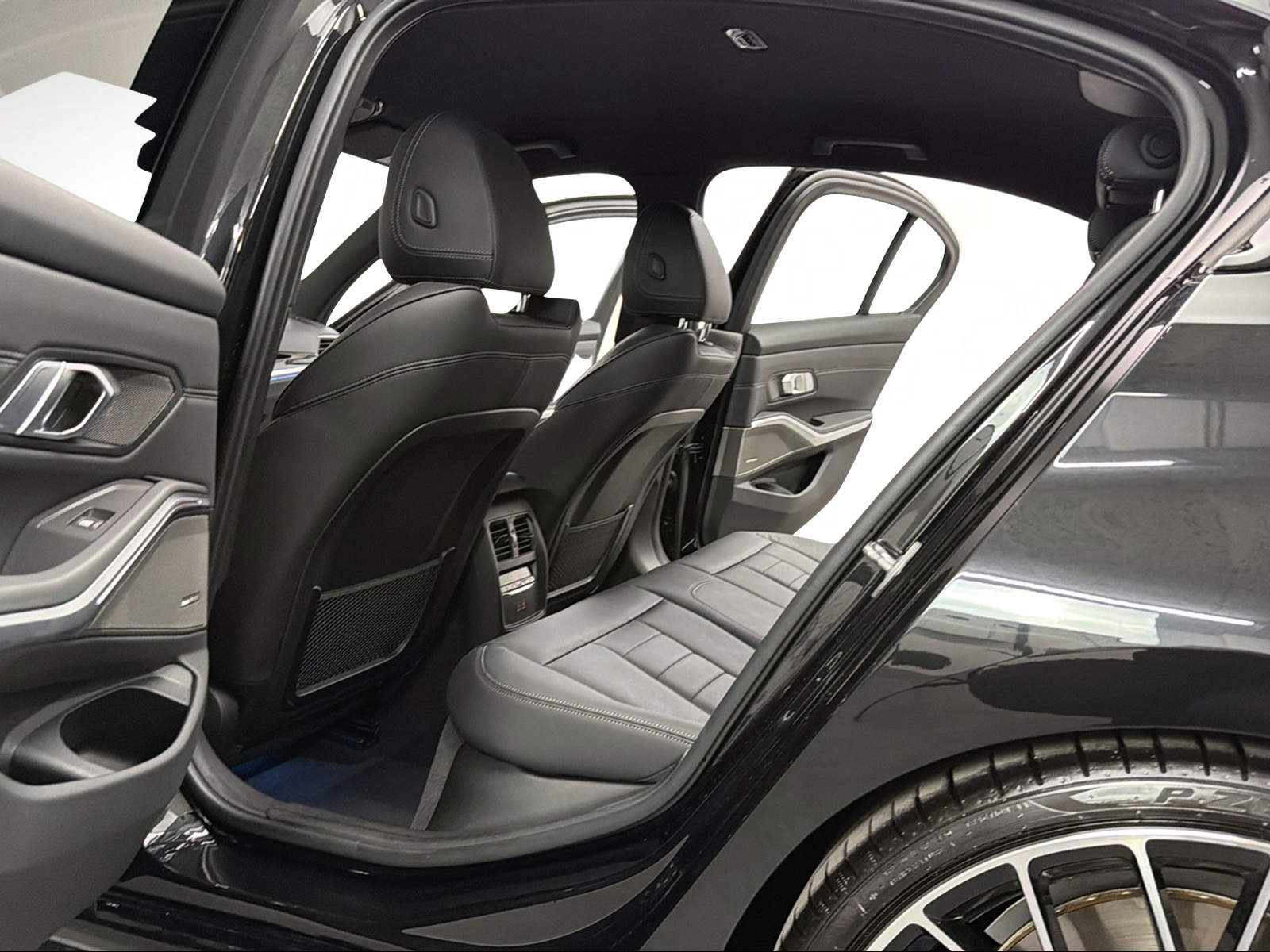 BMW M340i xDrive 374PS BLACK SAPPHIRE 48V Steptronic / 360° Kamera / Komfortzugang / H&K Soundsystem / Leder /-image-7