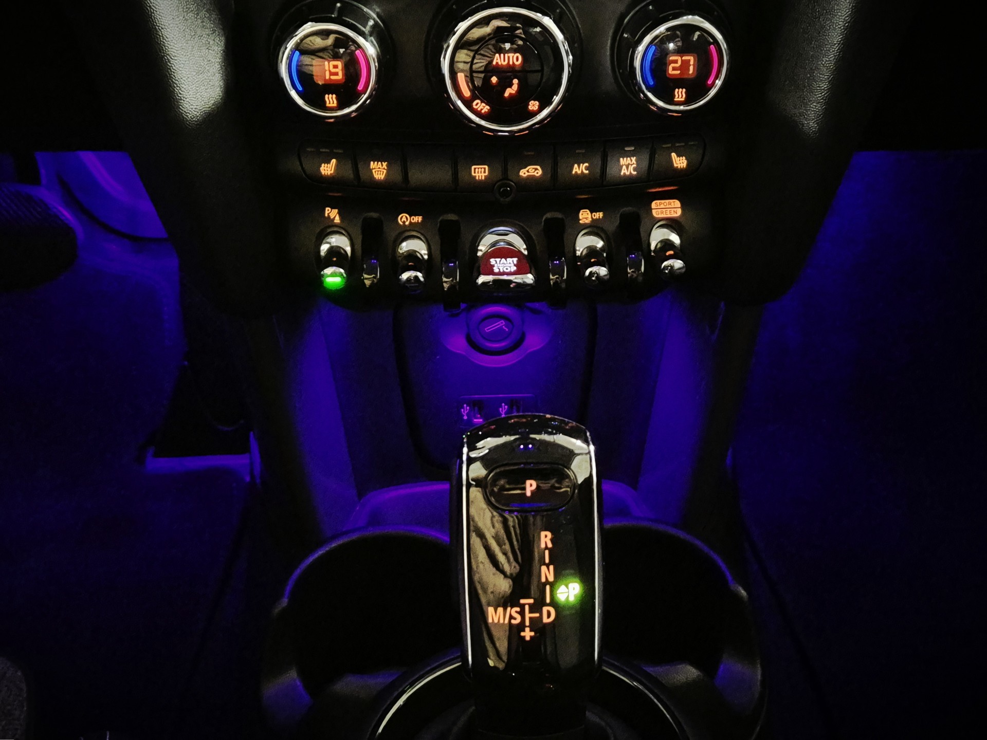 MINI Cooper Steptronic DKG-image-12