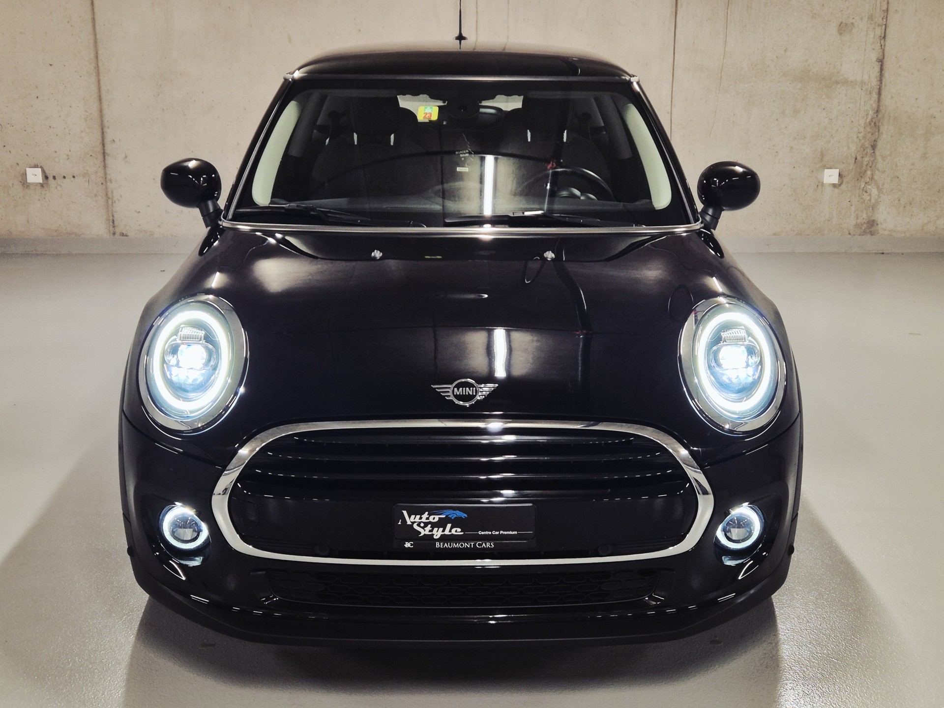 MINI Cooper Steptronic DKG-showroom-element-2