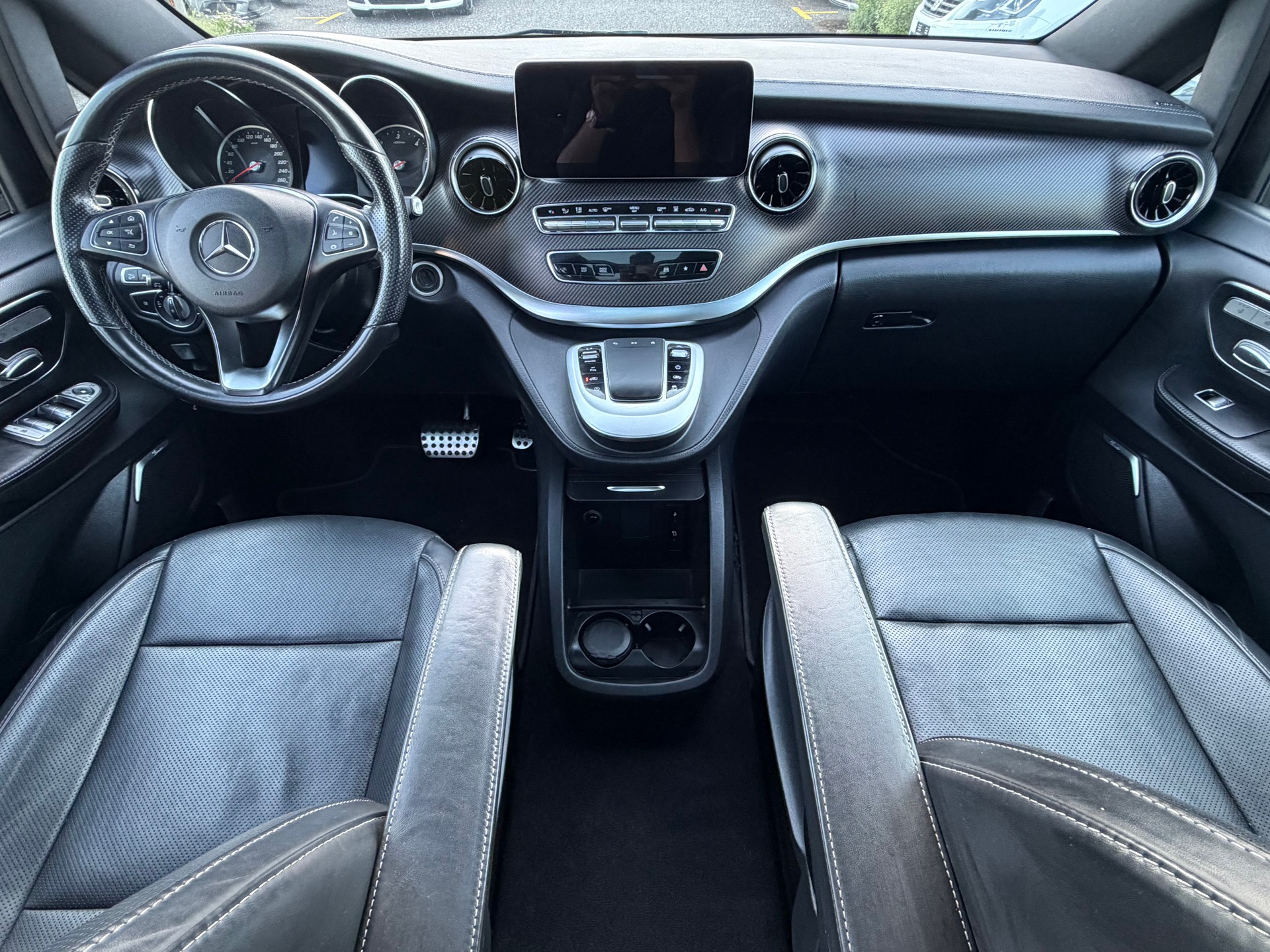MERCEDES-BENZ V 300 d lang Avantgarde 4Matic 9G-Tronic-image-10