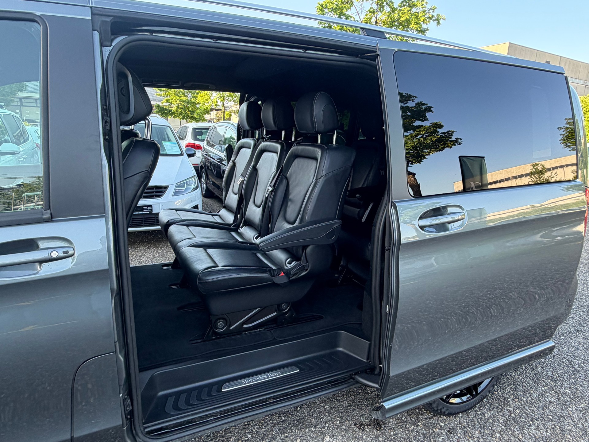 MERCEDES-BENZ V 300 d lang Avantgarde 4Matic 9G-Tronic-image-27