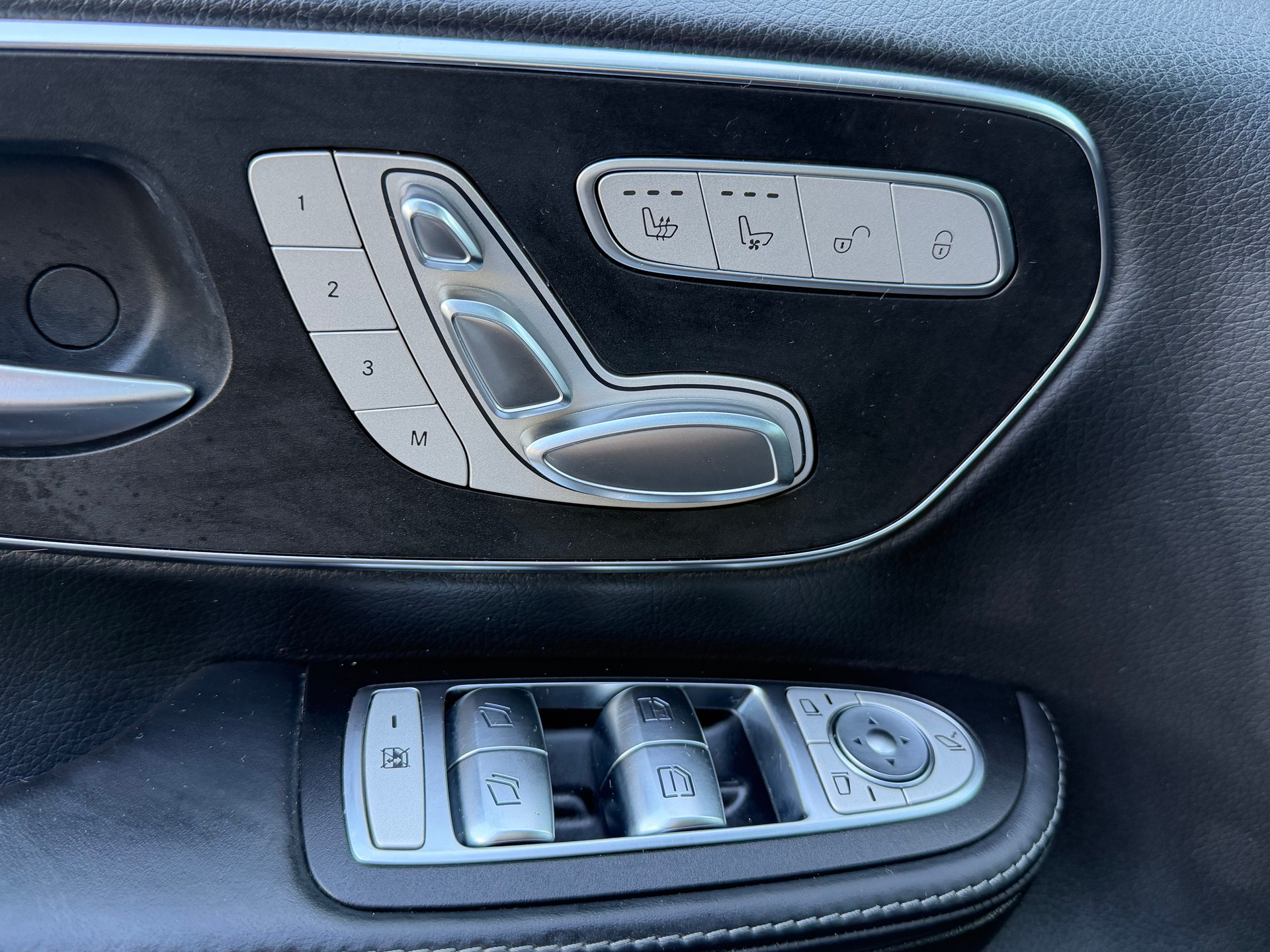 MERCEDES-BENZ V 300 d lang Avantgarde 4Matic 9G-Tronic-image-14