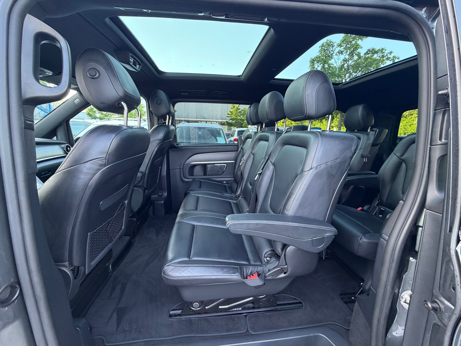 MERCEDES-BENZ V 300 d lang Avantgarde 4Matic 9G-Tronic-image-8