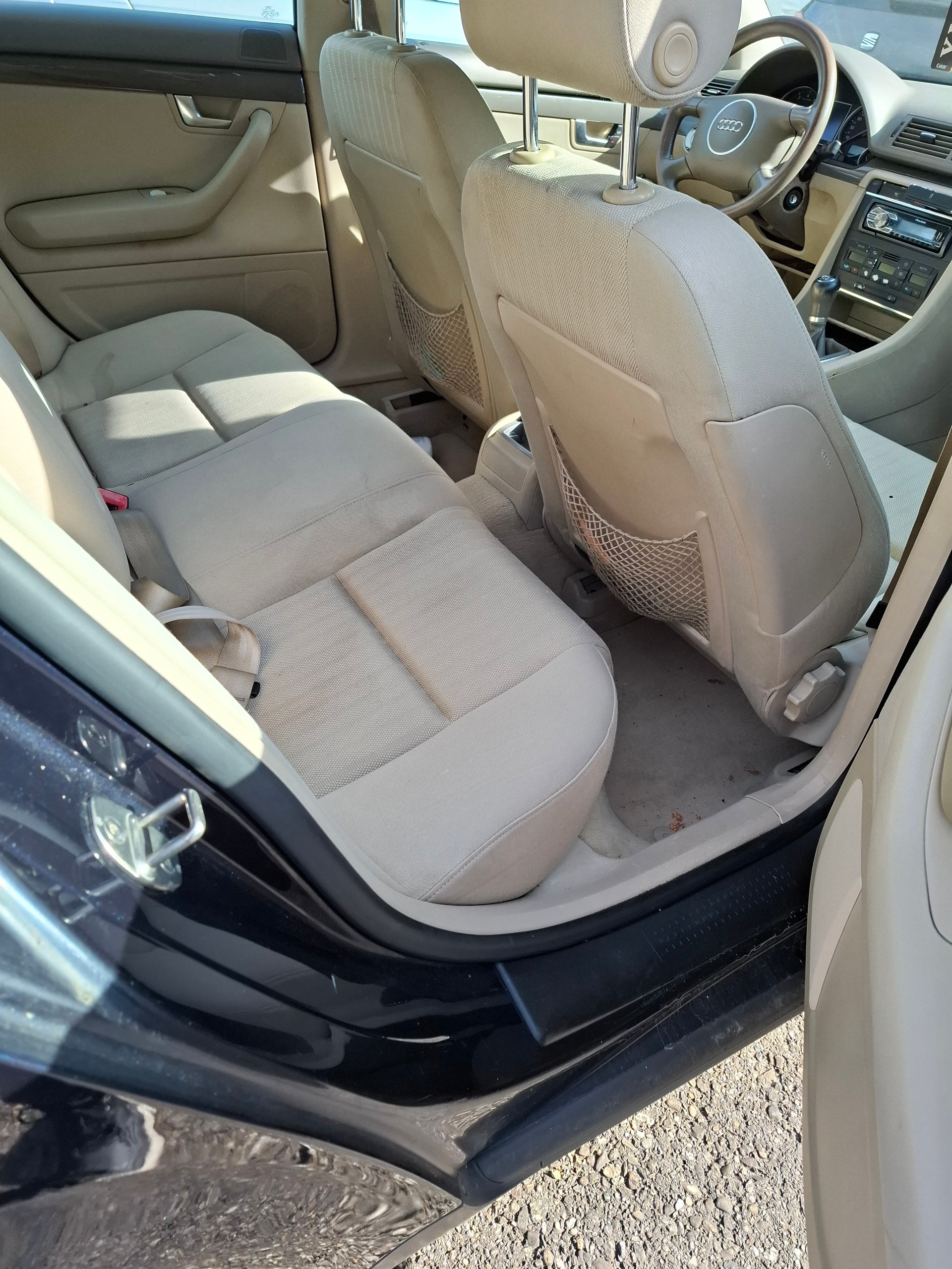 AUDI A4 2.0-image-12