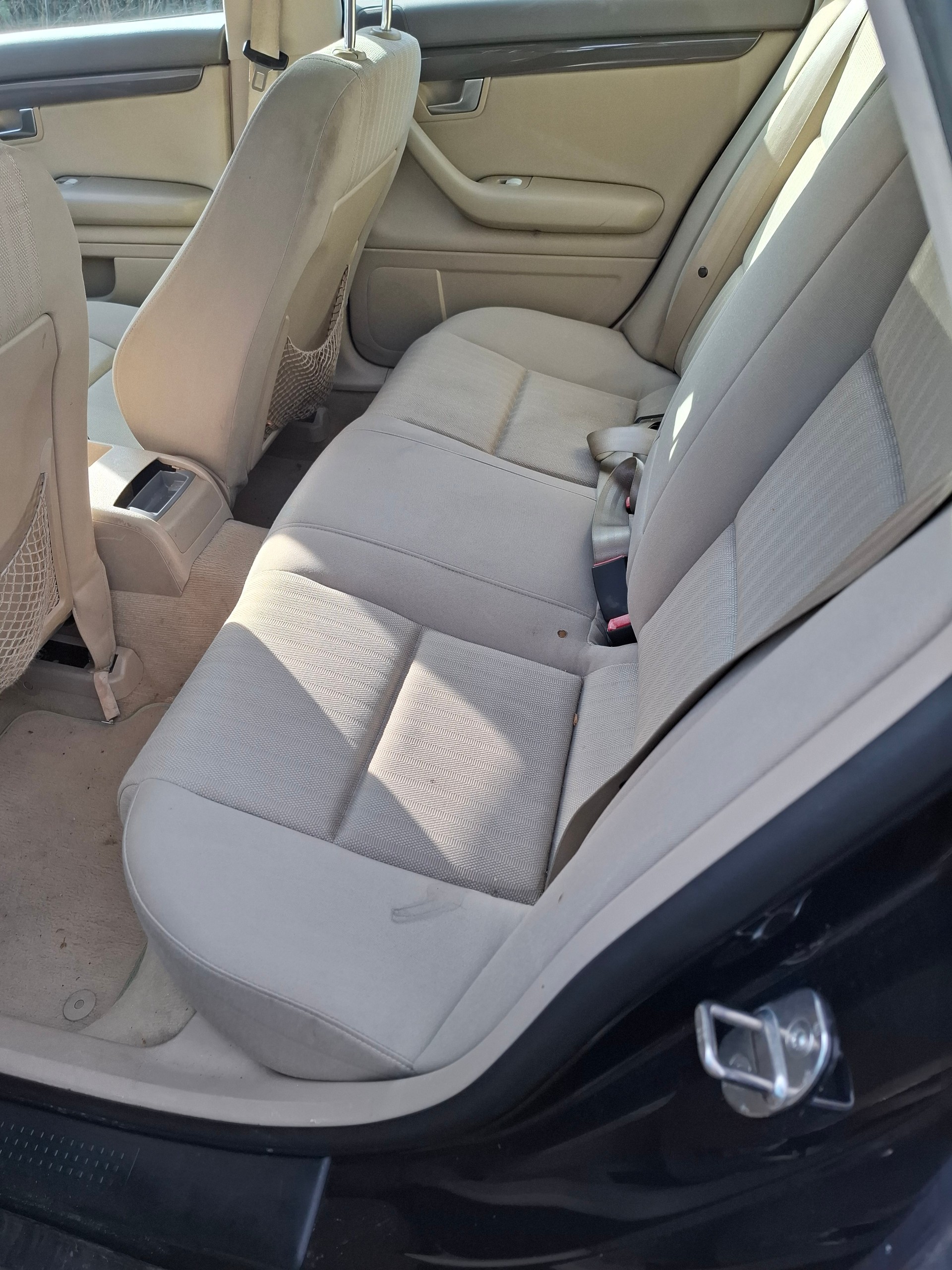 AUDI A4 2.0-image-13