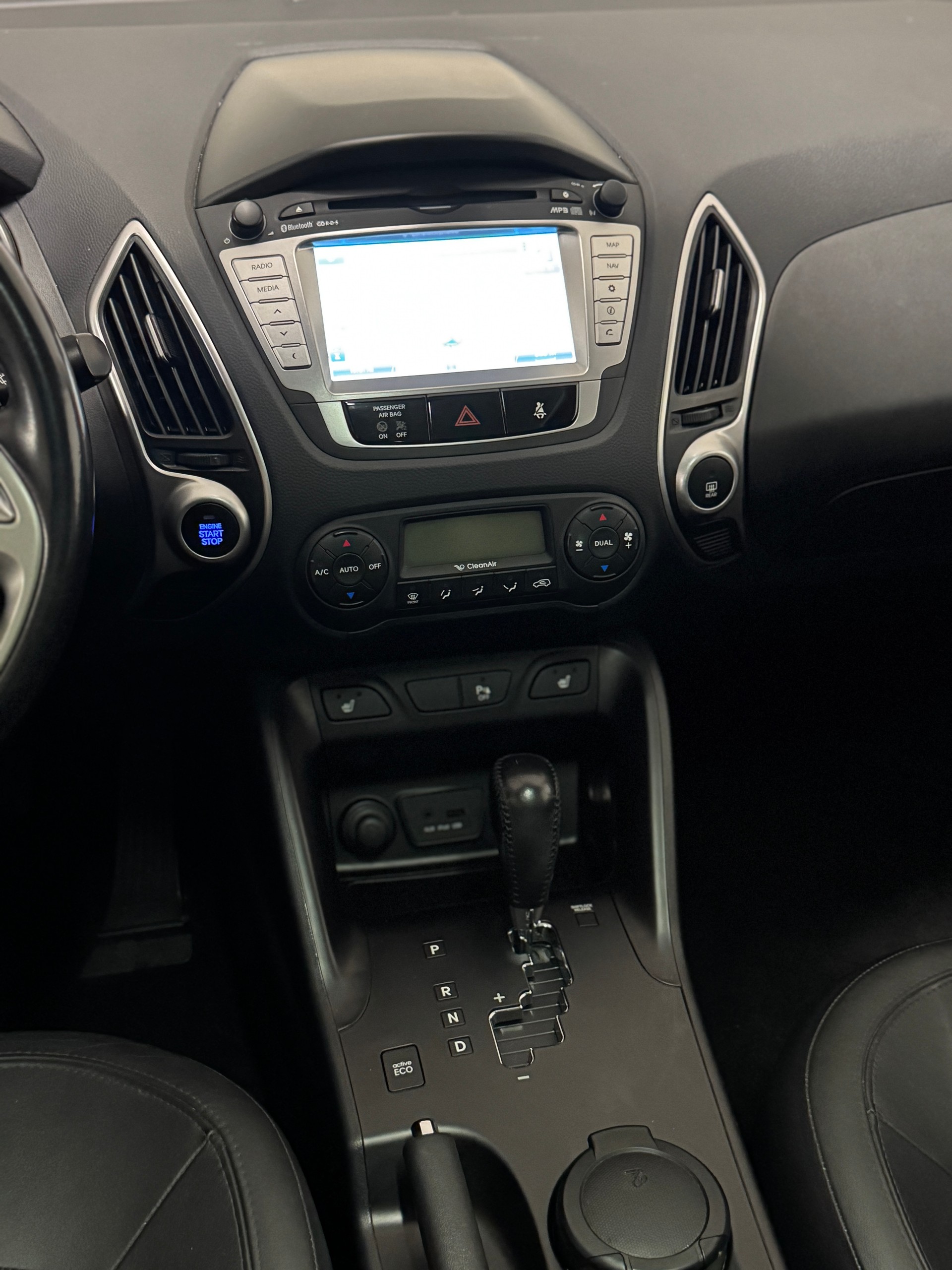 HYUNDAI iX 35 2.0 CRDi Premium 4WD Automatic-image-11