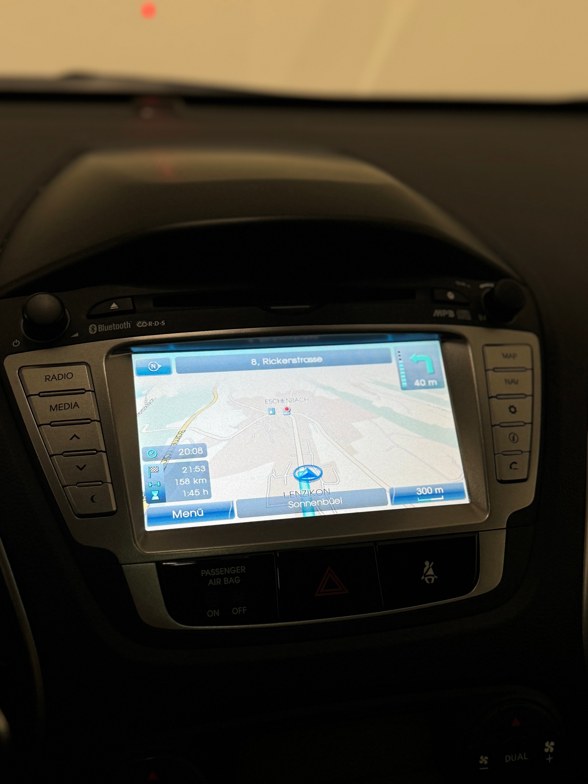 HYUNDAI iX 35 2.0 CRDi Premium 4WD Automatic-image-12