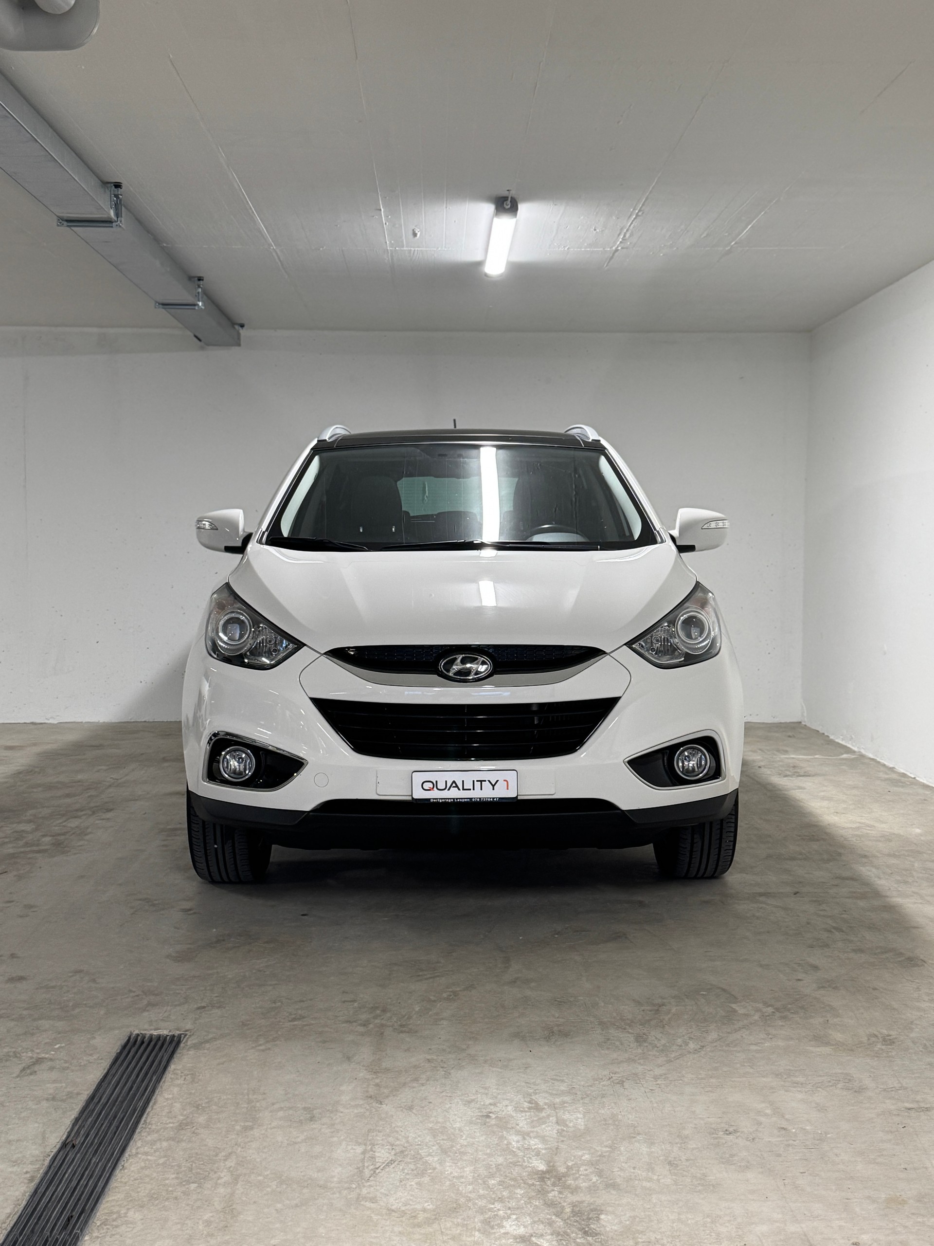 HYUNDAI iX 35 2.0 CRDi Premium 4WD Automatic-image-1