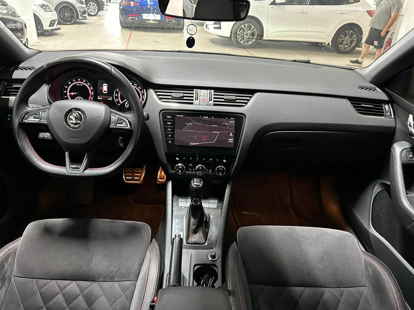 SKODA Octavia Combi 2.0 TDI RS 4x4 DSG-image-7