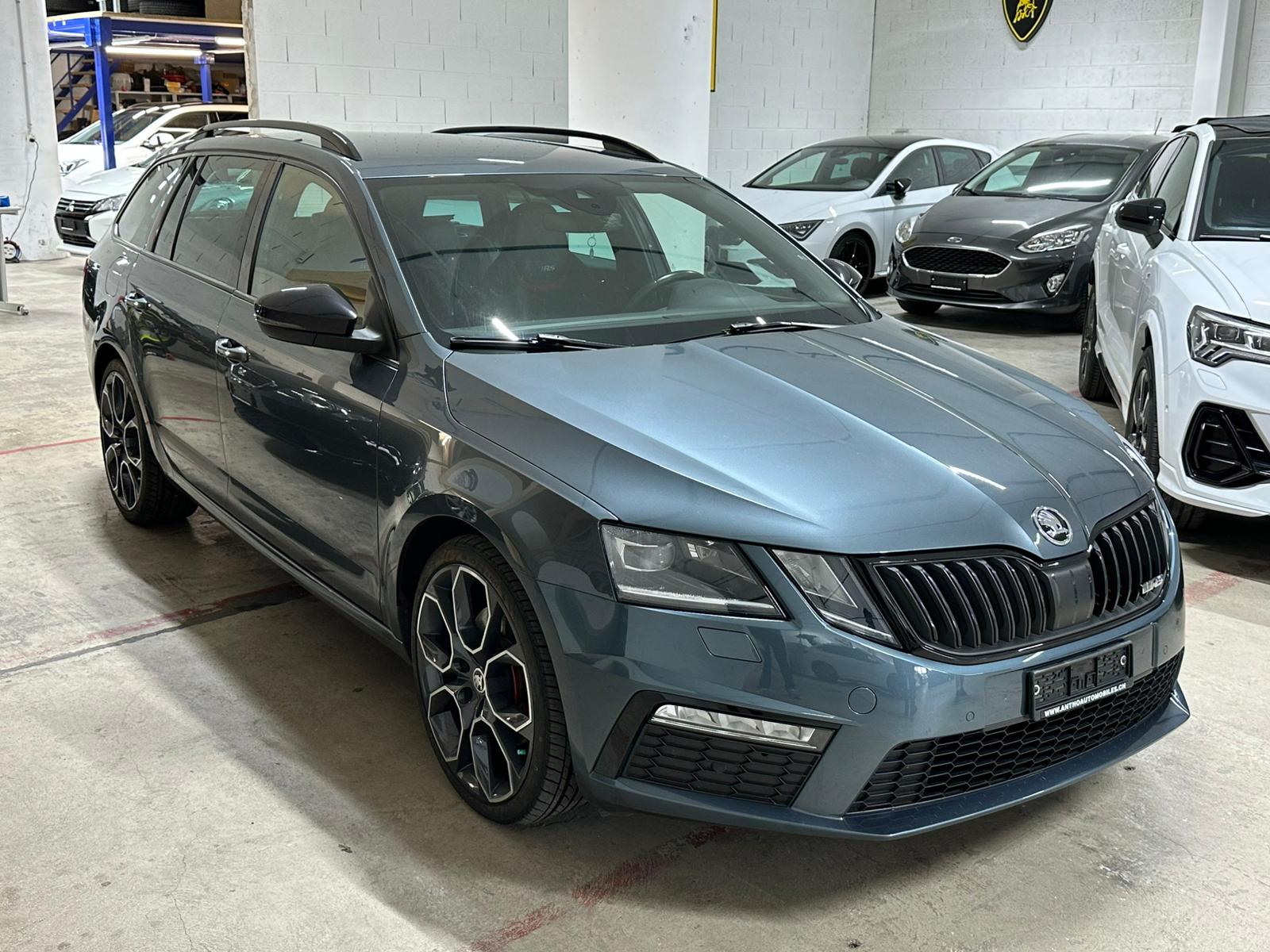 SKODA Octavia Combi 2.0 TDI RS 4x4 DSG-image-2