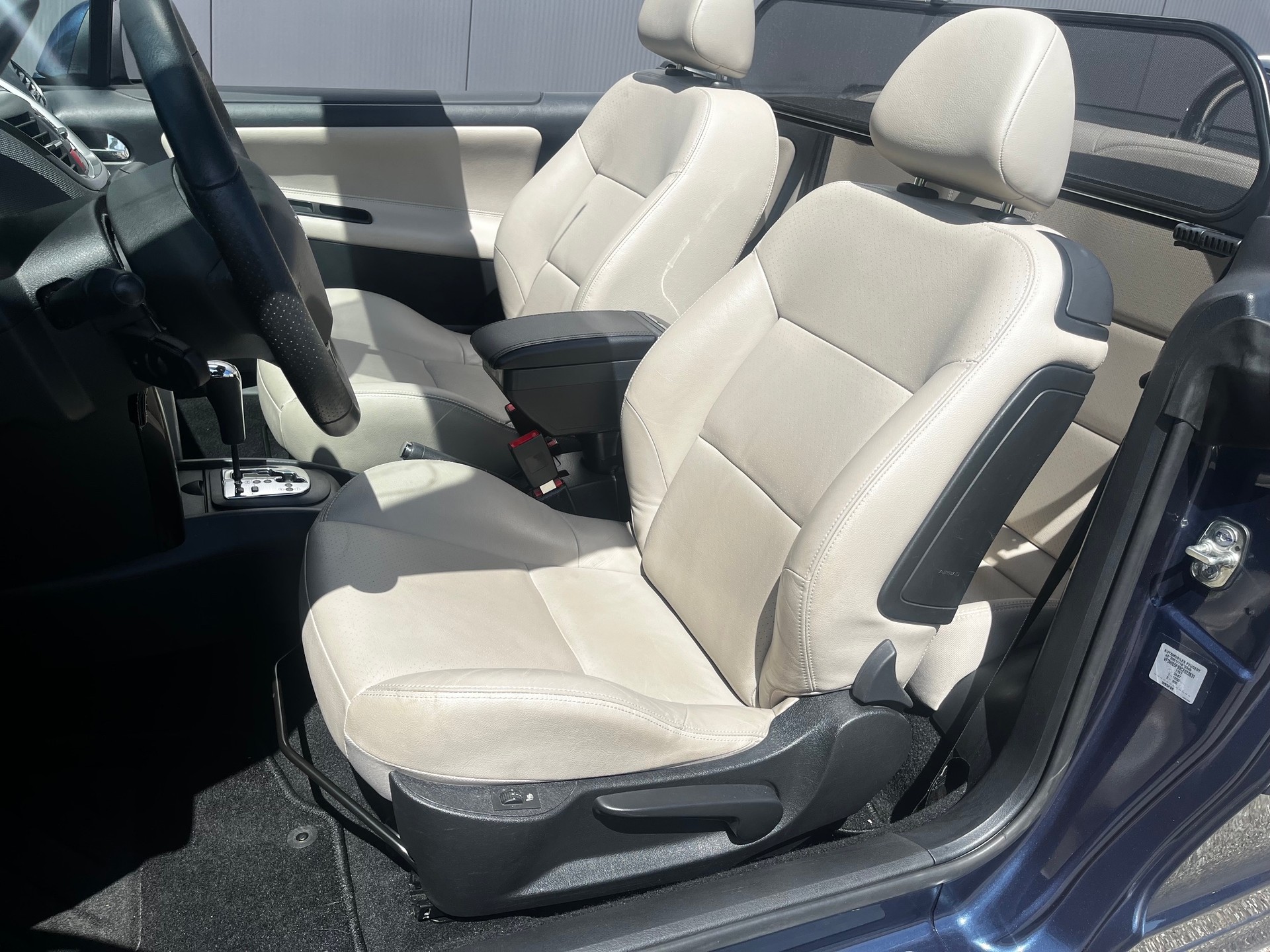 PEUGEOT 207 CC 1.6 16V Allure Automatic-image-8