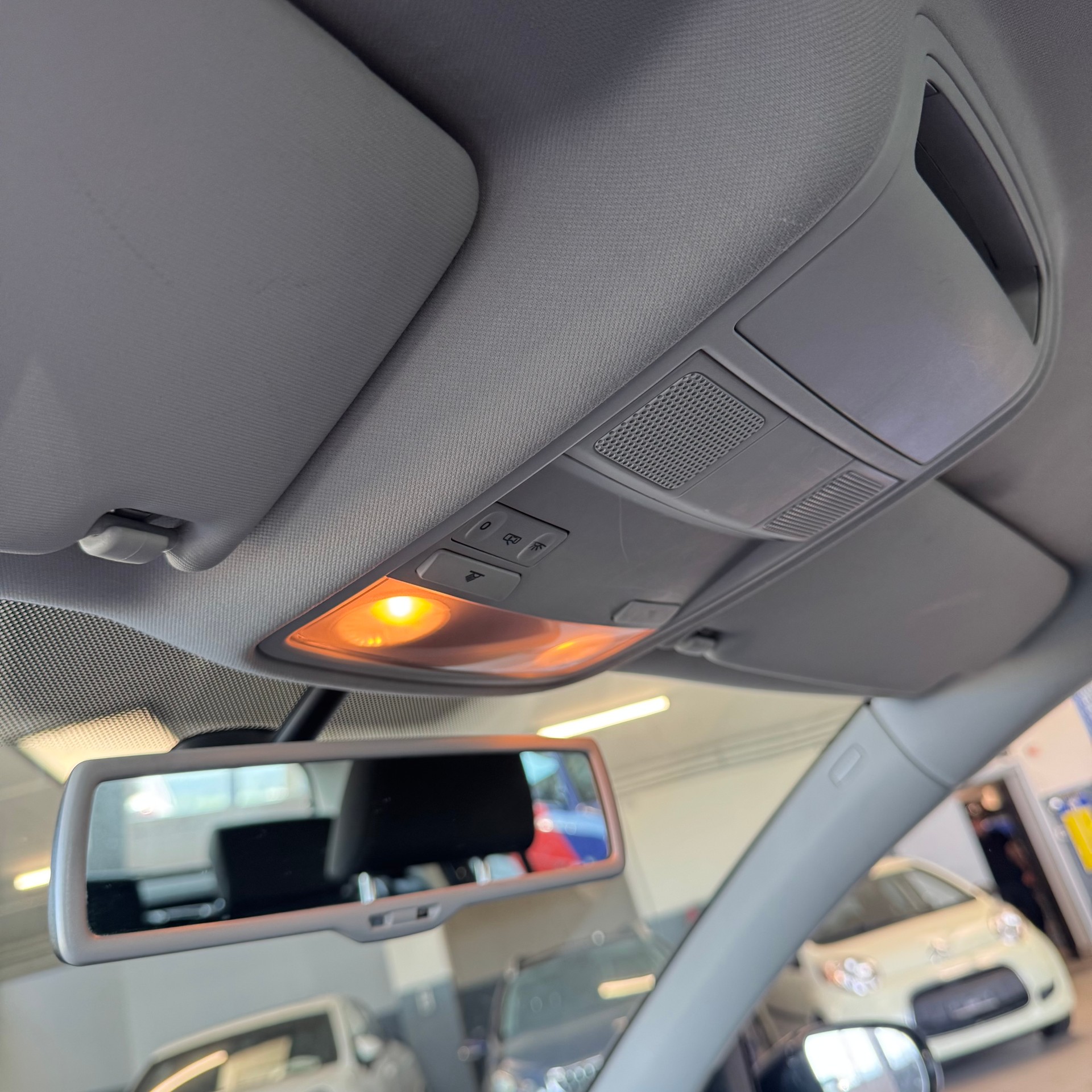 VW GOLF-image-12