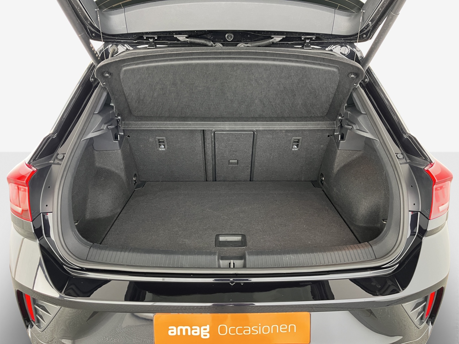 VW T-Roc 2.0 TSI R-Line DSG 4Motion-image-12