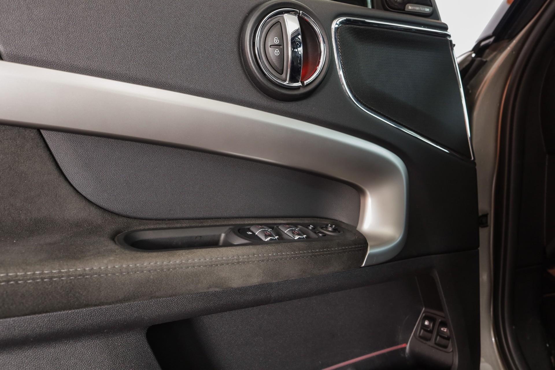 MINI Countryman Cooper SE Trafalgar ALL4 PHEV Steptronic-image-17