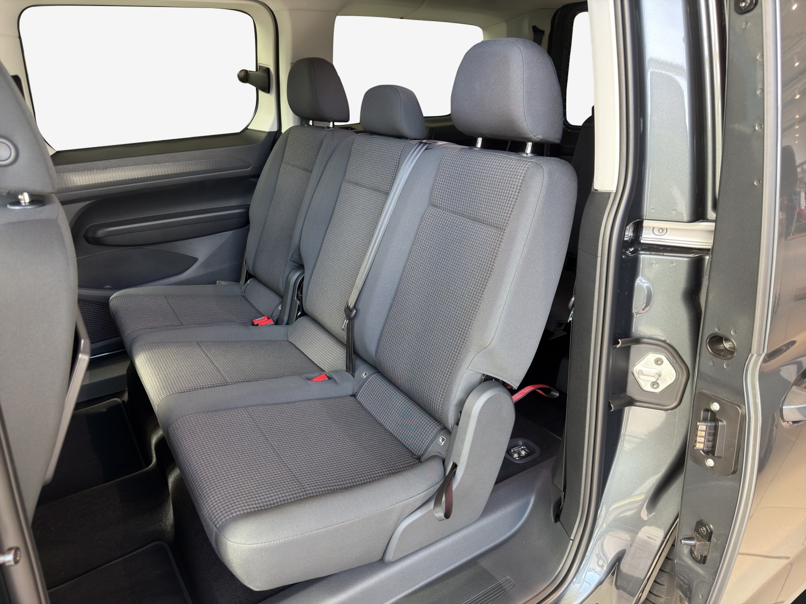 VW Caddy Liberty Maxi 1.5eHyb 150PS DSG-image-11