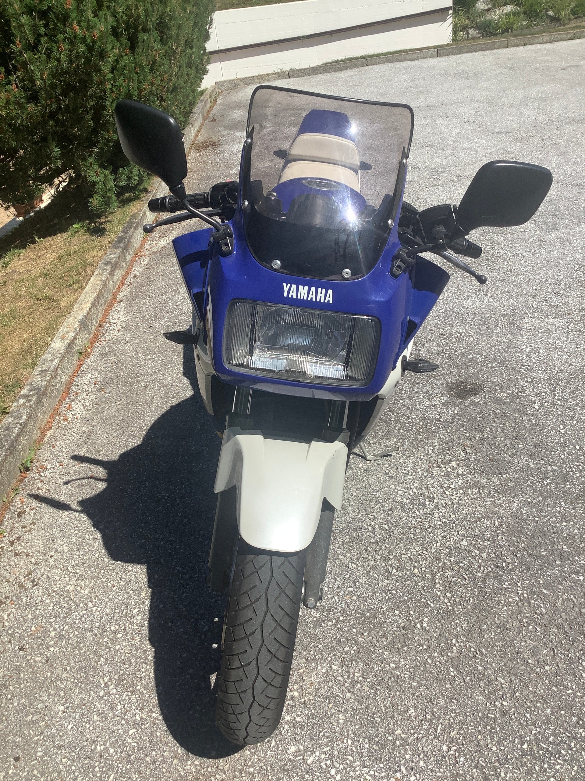 YAMAHA FZ 750-image-5