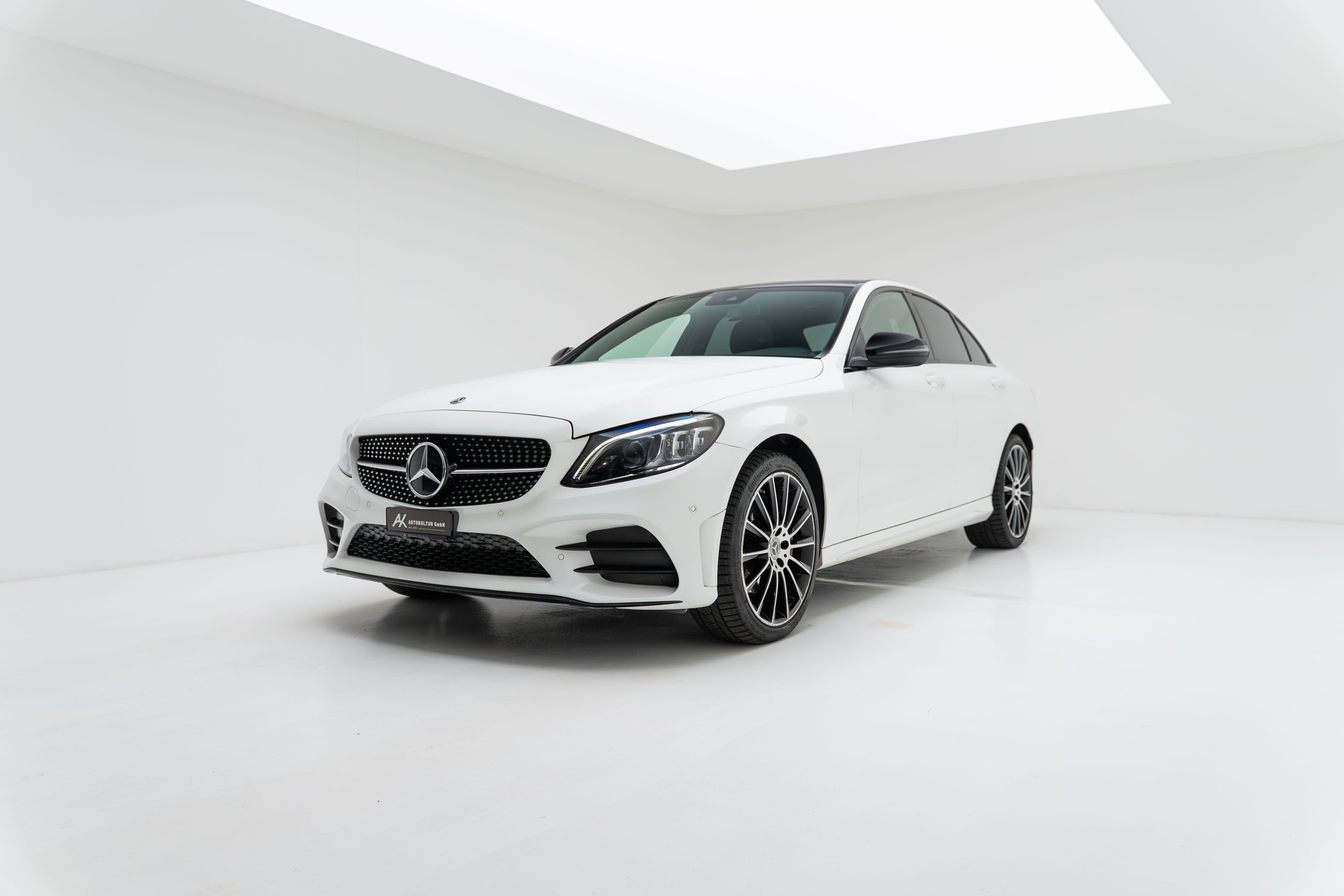 MERCEDES-BENZ C 200 Swiss Star AMG Line 4Matic 9G-Tronic-showroom-element-2