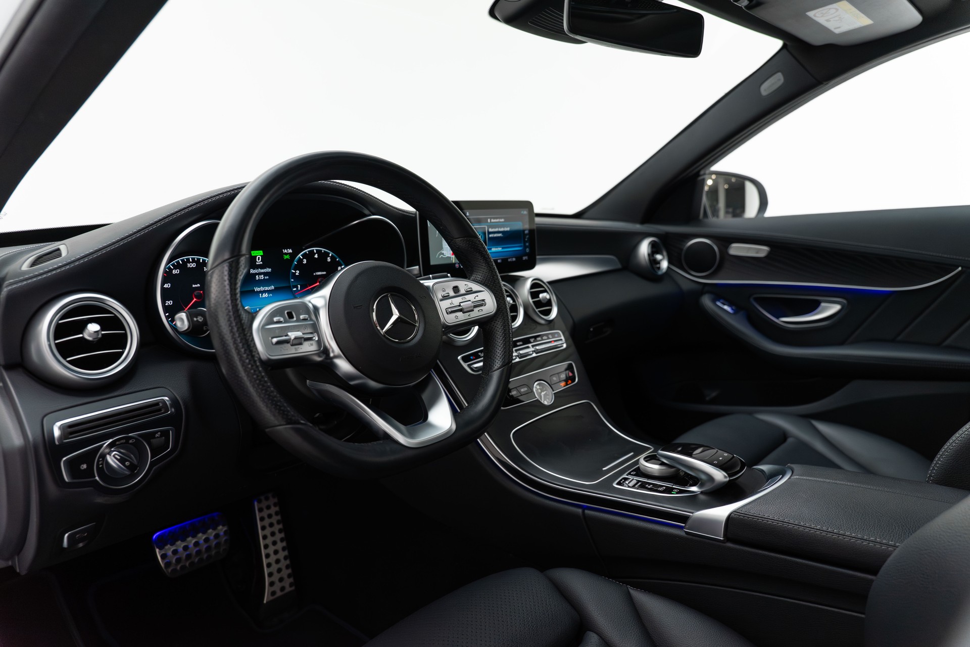 MERCEDES-BENZ C 200 Swiss Star AMG Line 4Matic 9G-Tronic-image-10