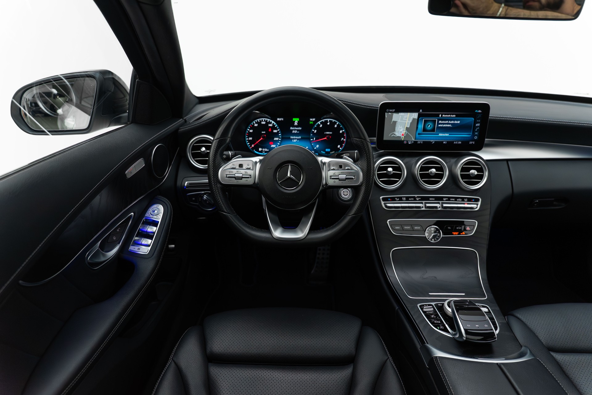MERCEDES-BENZ C 200 Swiss Star AMG Line 4Matic 9G-Tronic-image-17