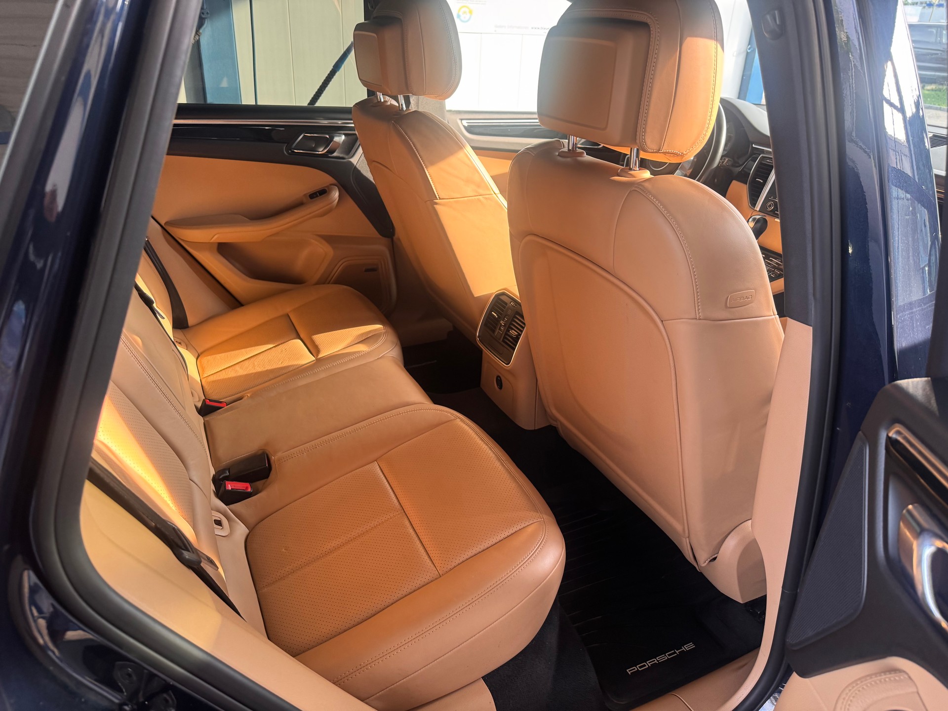 PORSCHE Macan S PDK-image-16