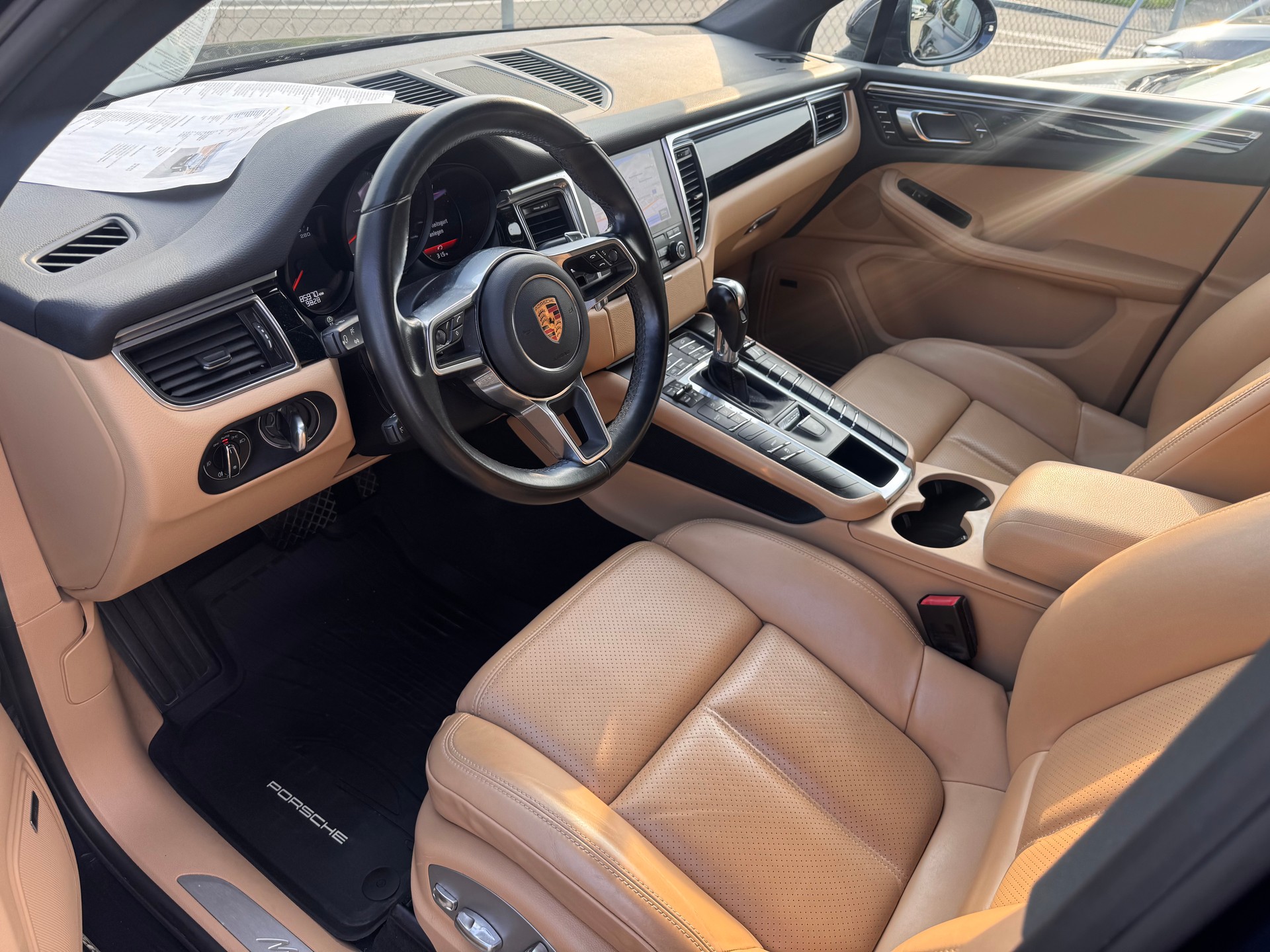 PORSCHE Macan S PDK-showroom-element-2