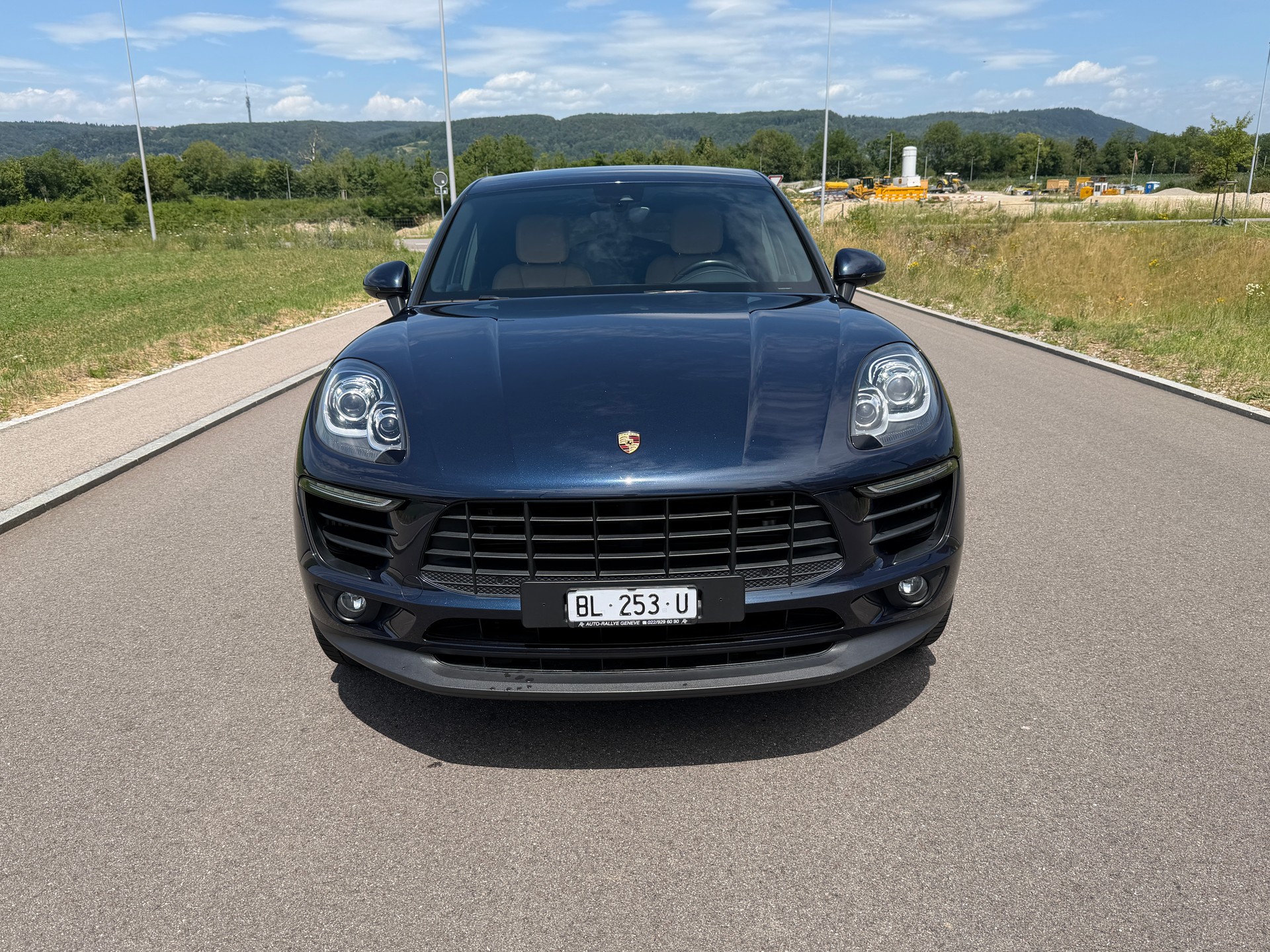 PORSCHE Macan S PDK-showroom-element-3