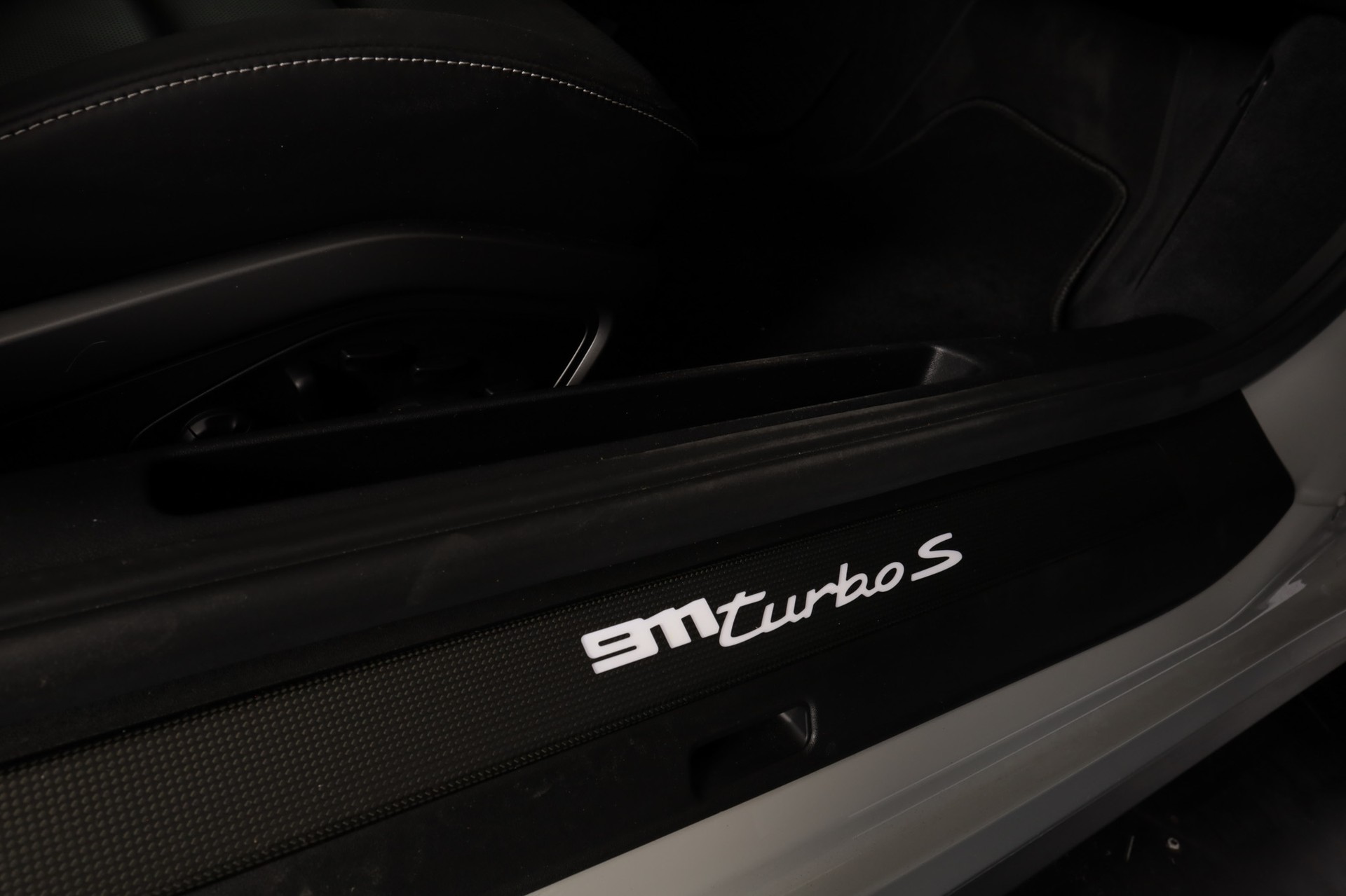 PORSCHE 911 Turbo S PDK-image-17