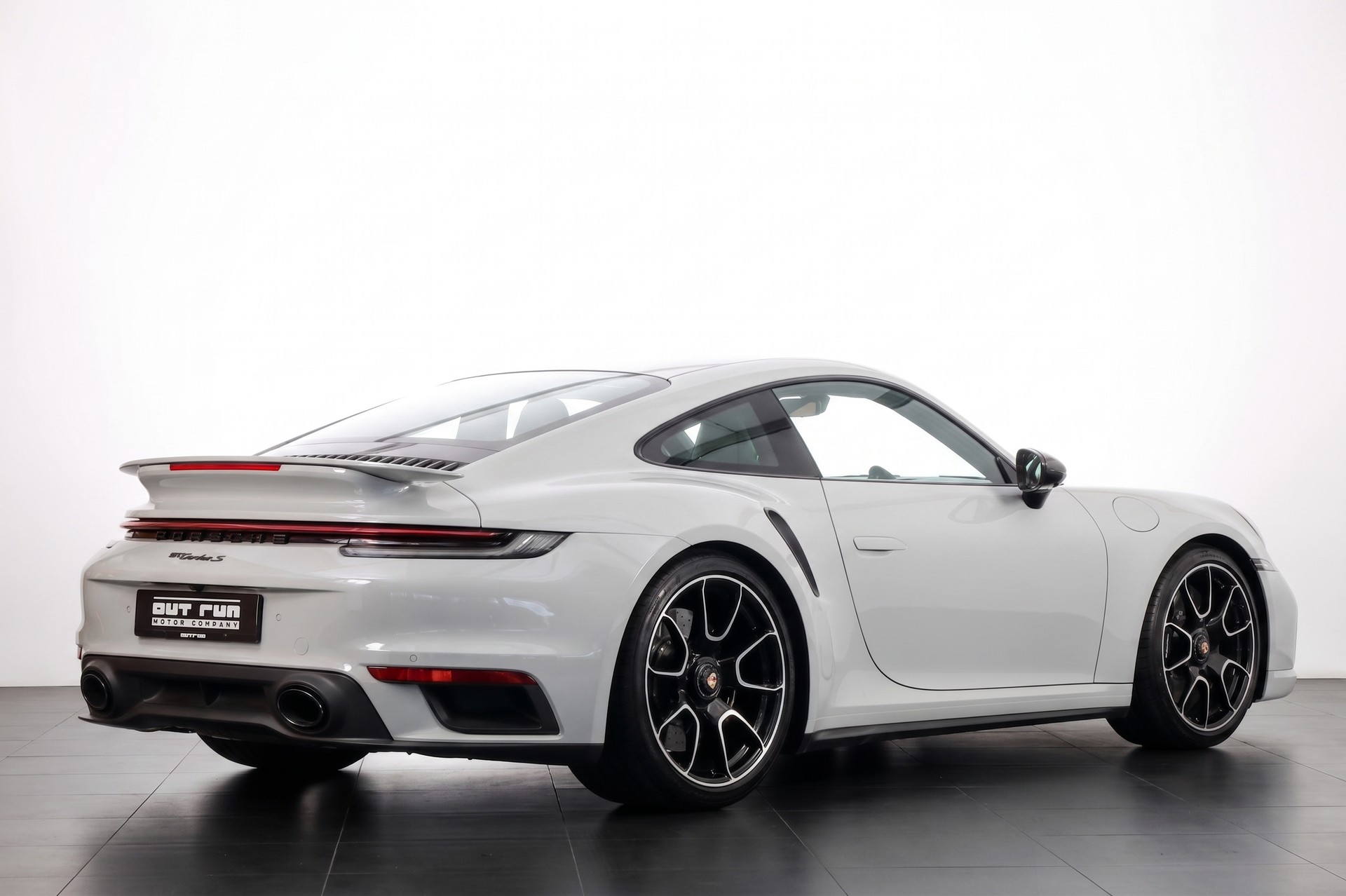 PORSCHE 911 Turbo S PDK-showroom-element-3