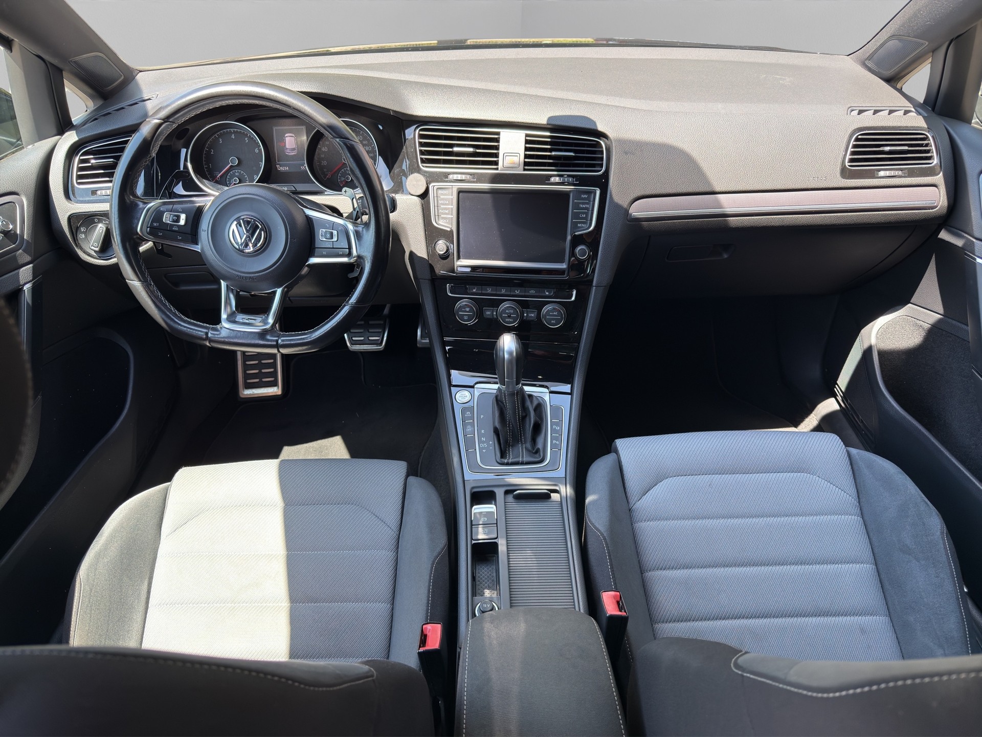 VW Golf 1.4 TSI Allstar R-Line DSG * Garantie * 8 fach * frisch ab Service und MFK *-image-10