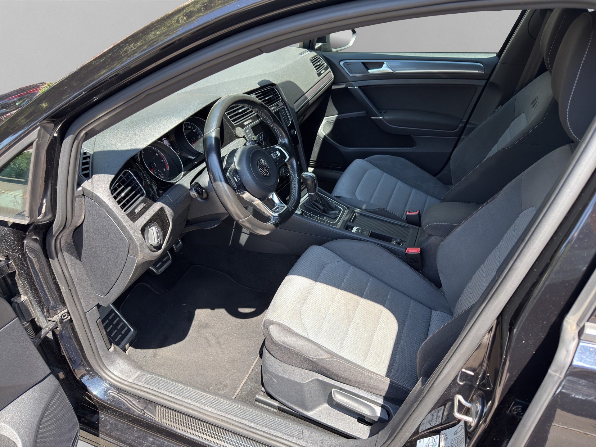 VW Golf 1.4 TSI Allstar R-Line DSG * Garantie * 8 fach * frisch ab Service und MFK *-image-6