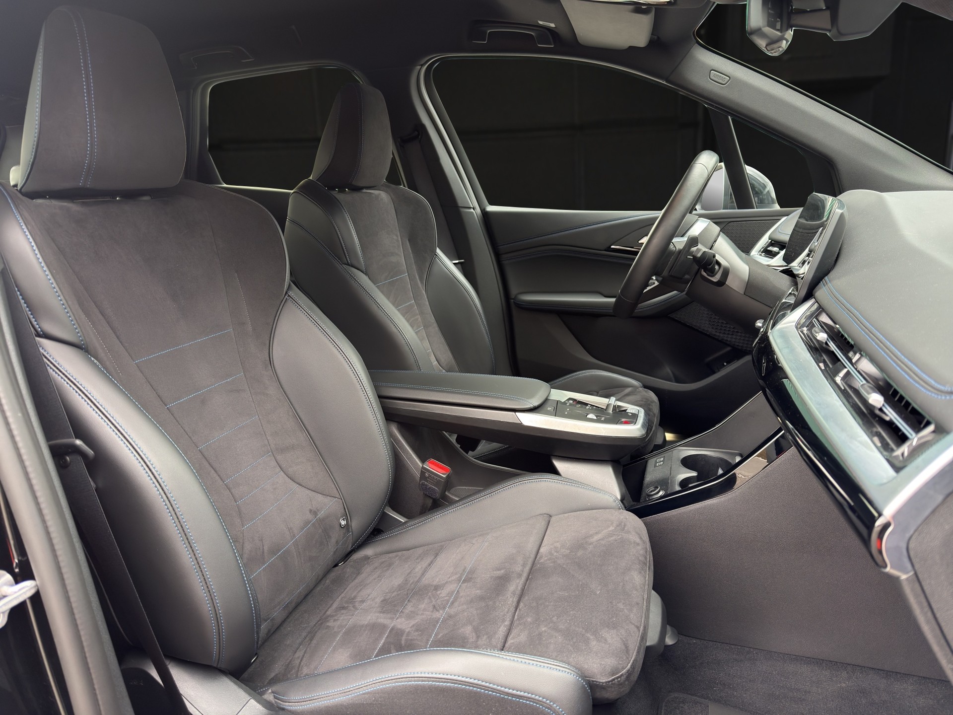 BMW 218d Active Tourer M Sport DKG-image-9
